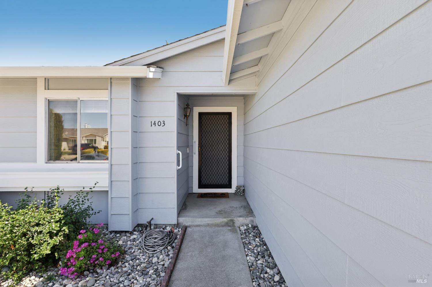 Detail Gallery Image 9 of 48 For 1403 Humbolt Dr, Suisun City,  CA 94585 - 3 Beds | 2 Baths