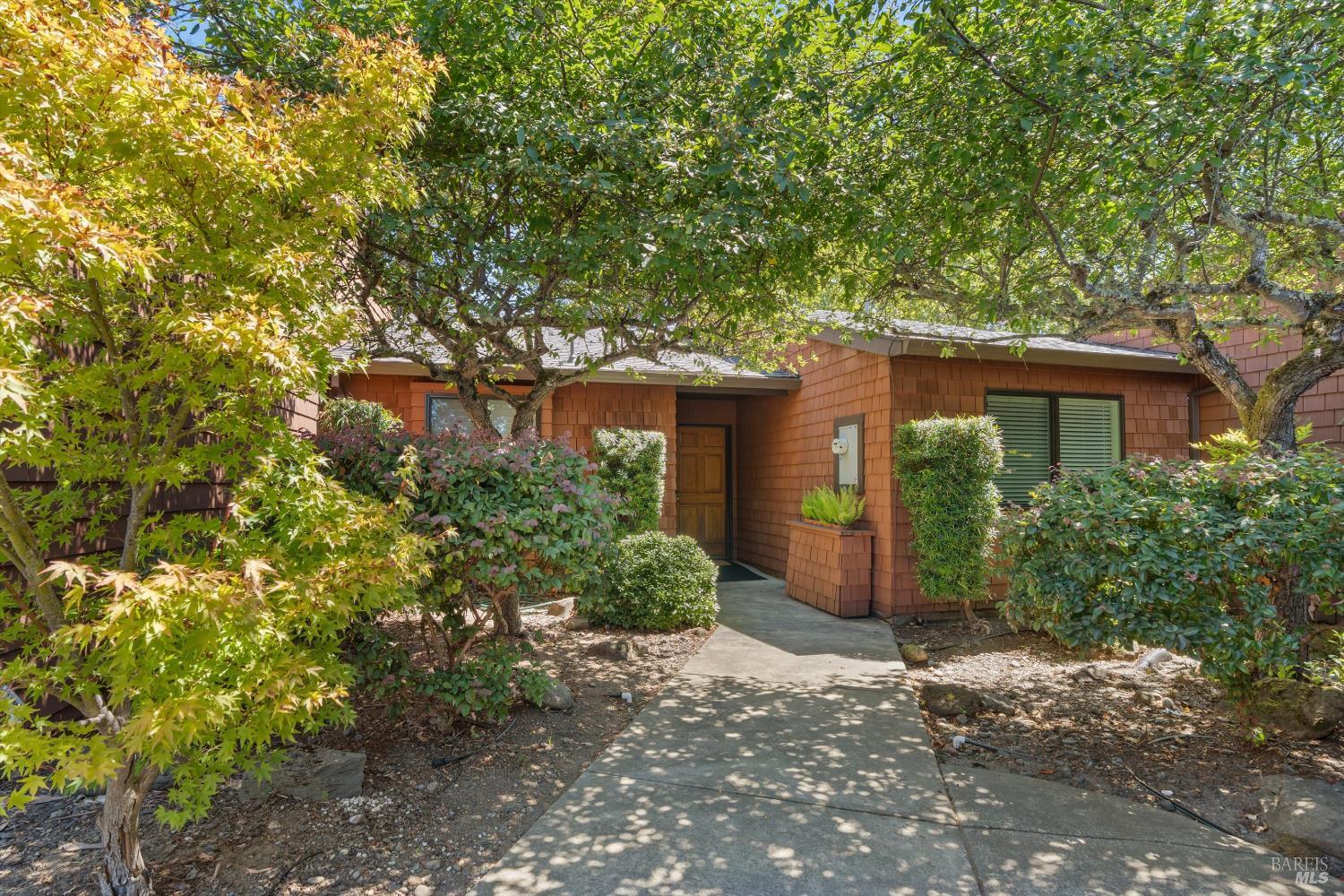 Detail Gallery Image 2 of 31 For 218 Indian Creek Dr, Santa Rosa,  CA 95409 - 2 Beds | 2 Baths