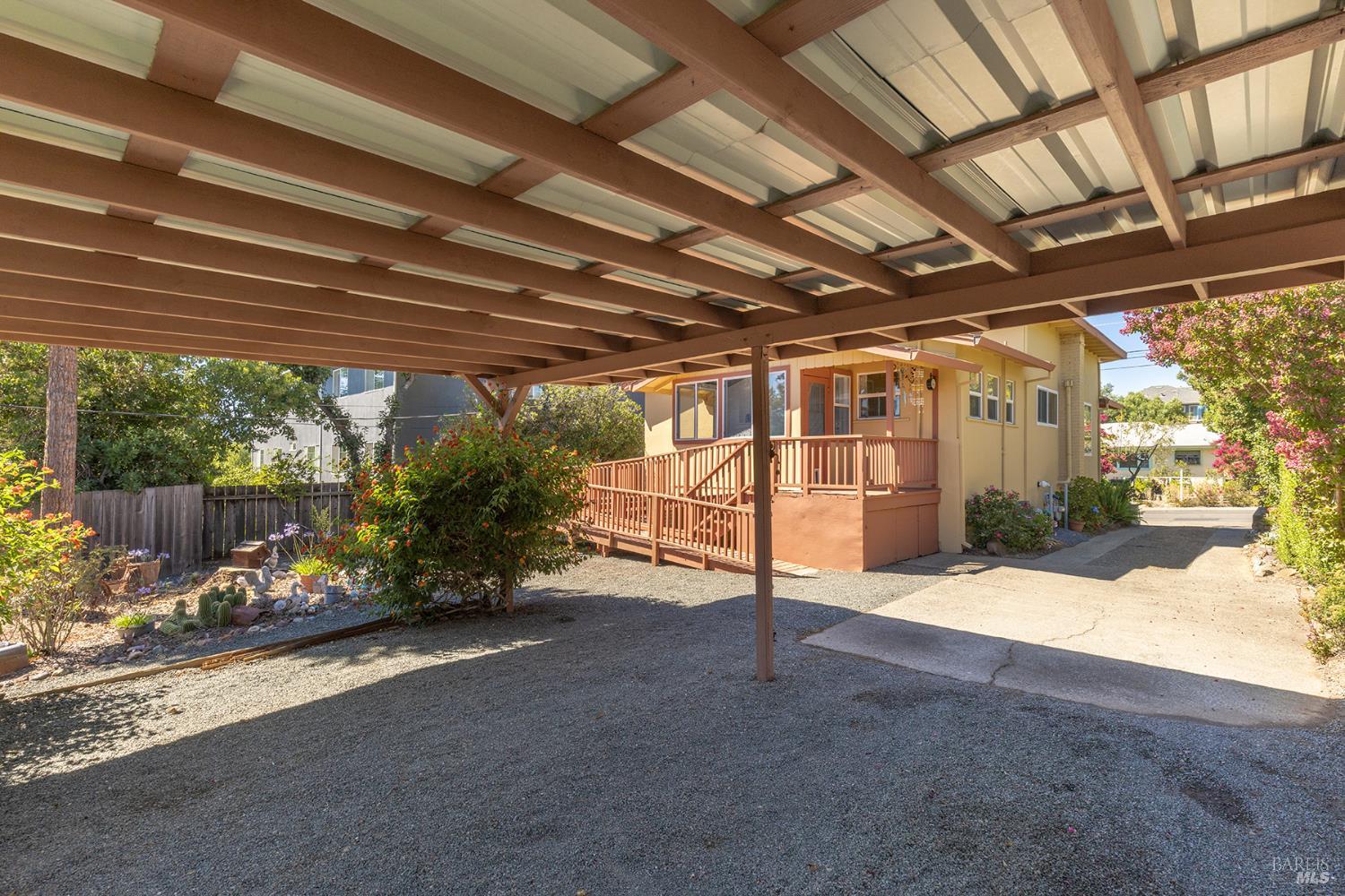 Detail Gallery Image 16 of 32 For 114 Powell Ave, Healdsburg,  CA 95448 - 5 Beds | 2 Baths
