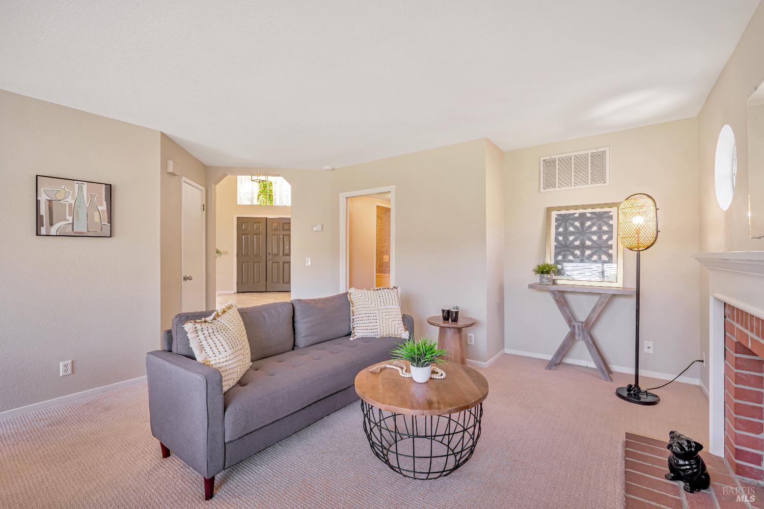 Detail Gallery Image 20 of 46 For 9616 Berkshire Way, Windsor,  CA 95492 - 3 Beds | 2/1 Baths