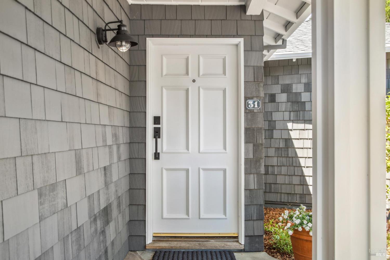 Detail Gallery Image 14 of 76 For 31 Irving Dr, San Anselmo,  CA 94960 - 4 Beds | 2 Baths