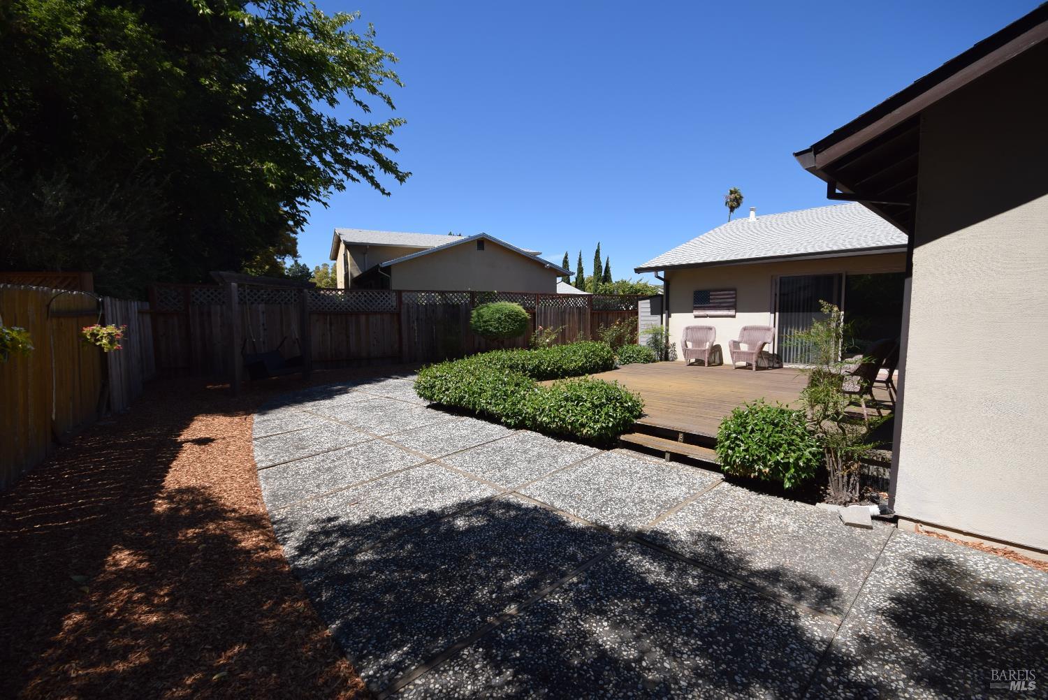 Detail Gallery Image 38 of 44 For 2014 Crinella Dr, Petaluma,  CA 94954 - 4 Beds | 2 Baths