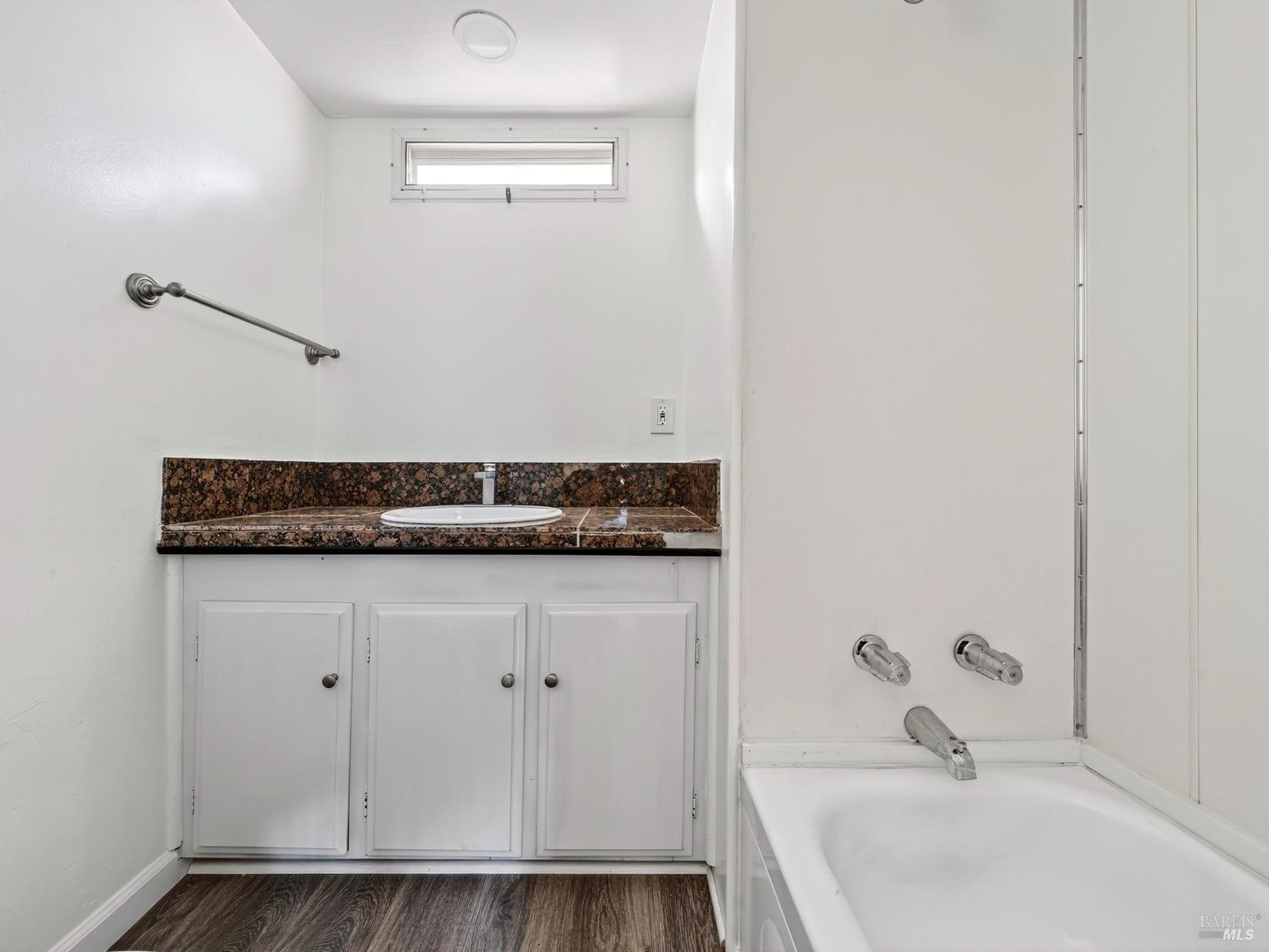 Detail Gallery Image 7 of 44 For 375 E Highway 20 Hwy 50, Upper Lake,  CA 95485 - 2 Beds | 2 Baths