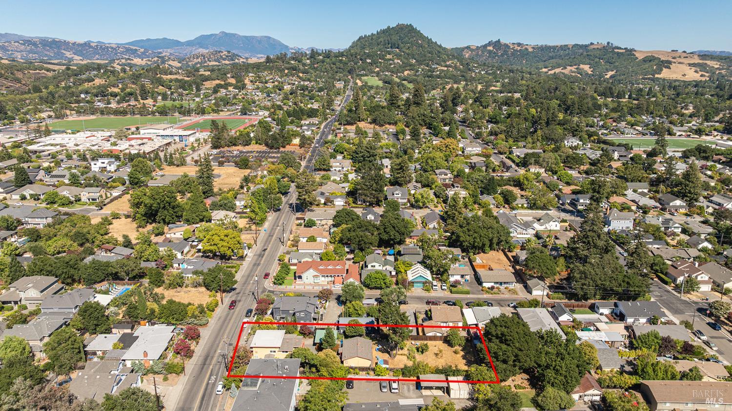 Detail Gallery Image 31 of 32 For 114 Powell Ave, Healdsburg,  CA 95448 - 5 Beds | 2 Baths