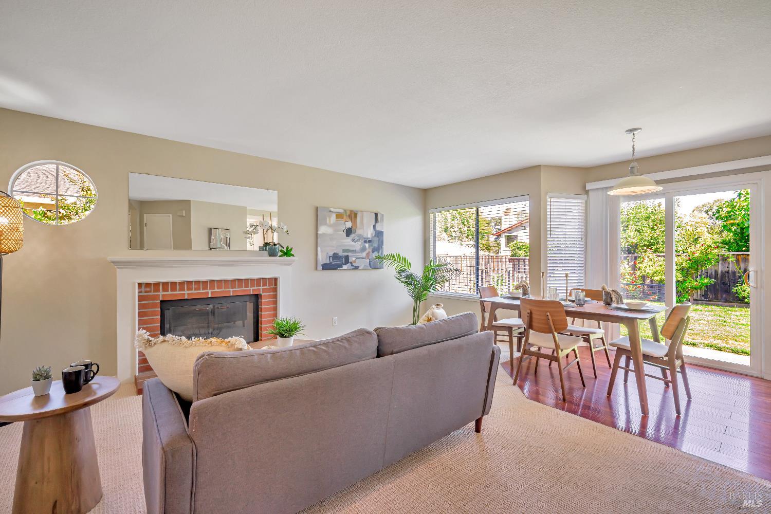 Detail Gallery Image 17 of 46 For 9616 Berkshire Way, Windsor,  CA 95492 - 3 Beds | 2/1 Baths