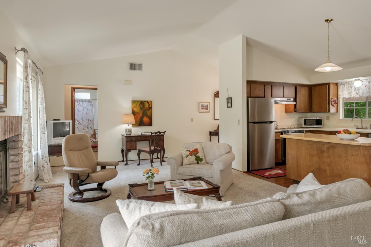 Detail Gallery Image 15 of 37 For 18498 Happy Ln, Sonoma,  CA 95476 - 2 Beds | 2 Baths