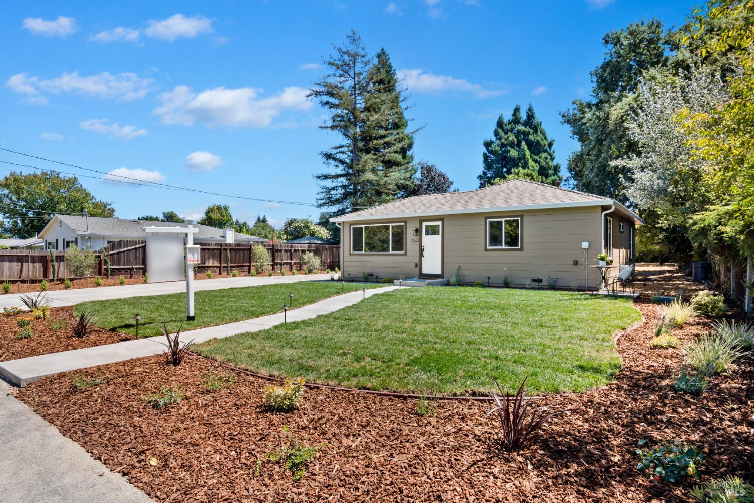 Detail Gallery Image 2 of 33 For 1565 Baywood Ln, Napa,  CA 94558 - 2 Beds | 1 Baths
