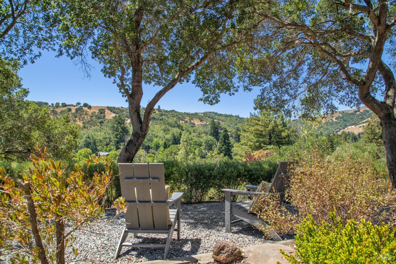 Detail Gallery Image 10 of 76 For 31 Irving Dr, San Anselmo,  CA 94960 - 4 Beds | 2 Baths