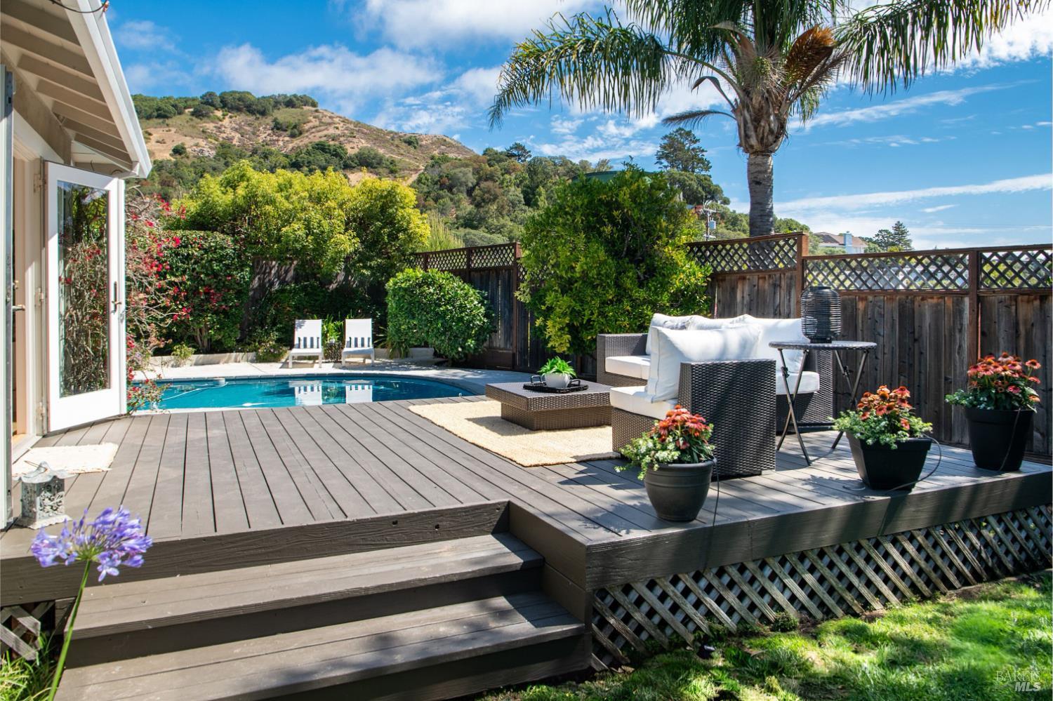 Detail Gallery Image 10 of 60 For 58 Junipero Serra Ave, San Rafael,  CA 94901 - 3 Beds | 2 Baths