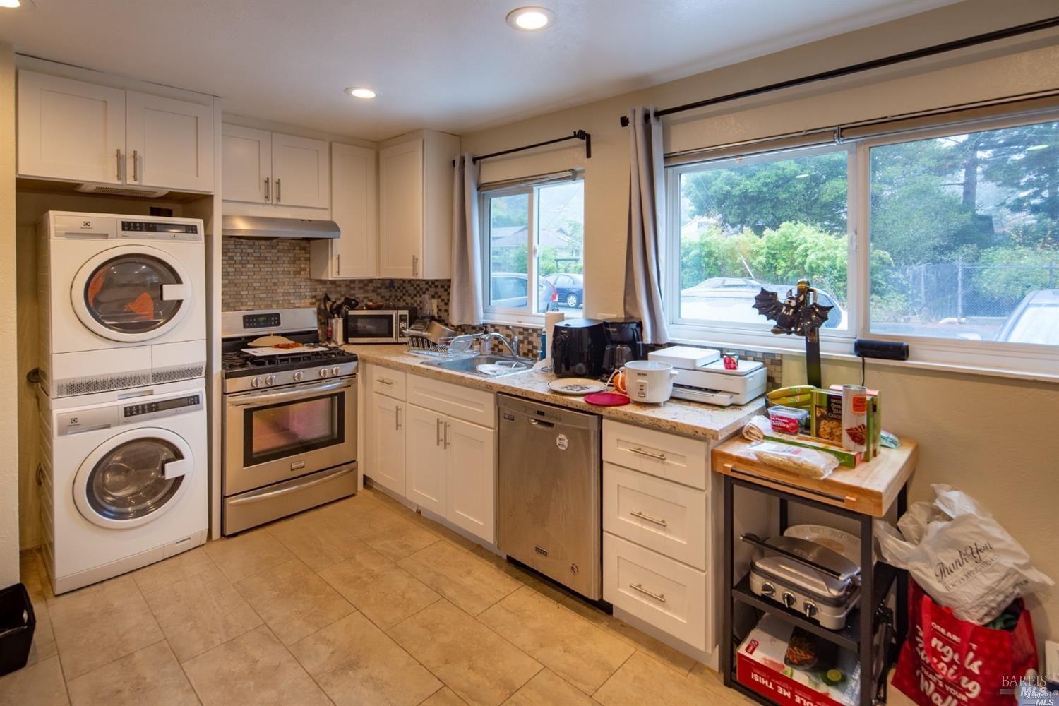Detail Gallery Image 6 of 12 For 401 Ash St, Mill Valley,  CA 94941 - – Beds | – Baths