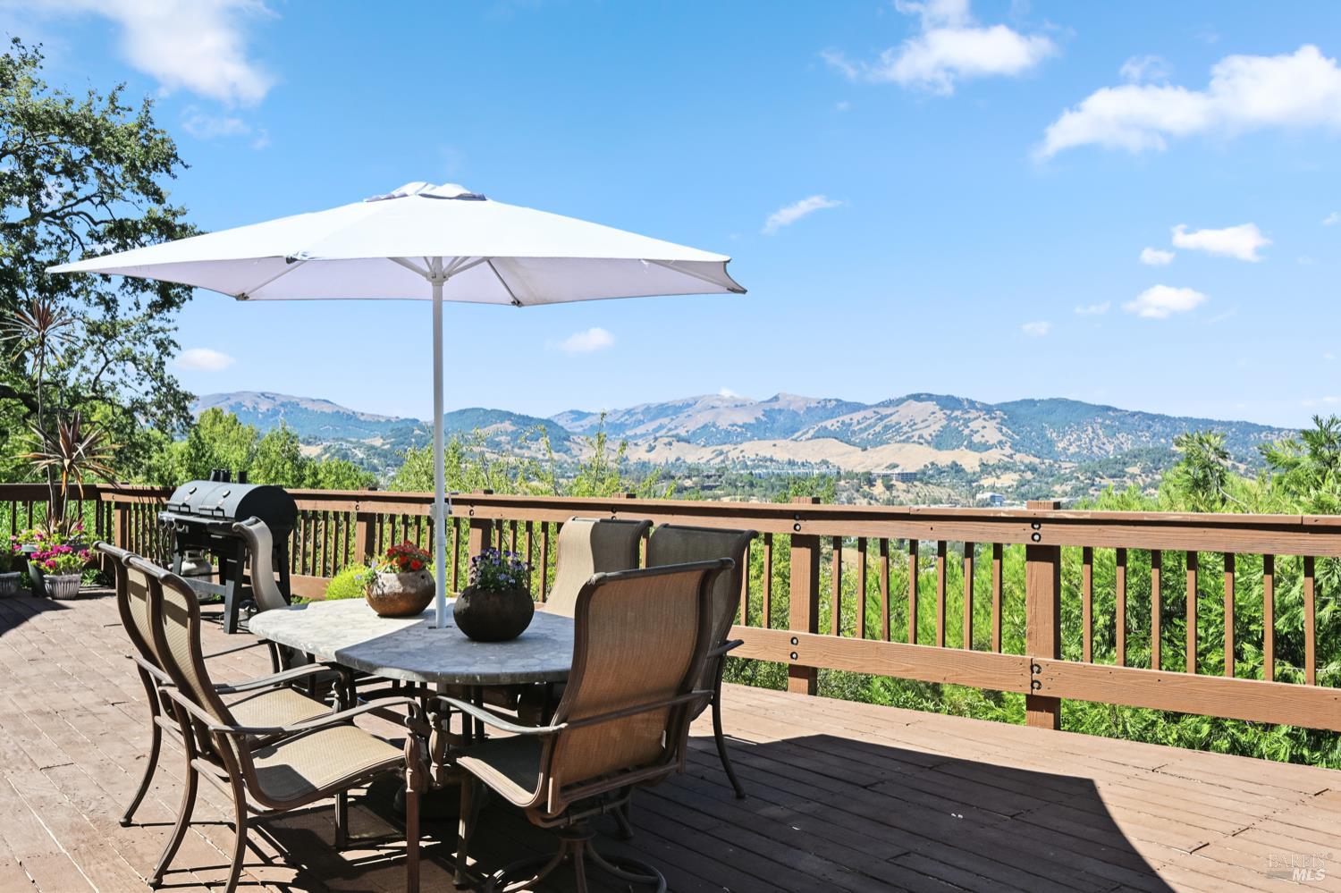 Detail Gallery Image 42 of 49 For 111 Glenside Way, San Rafael,  CA 94903 - 5 Beds | 4/1 Baths