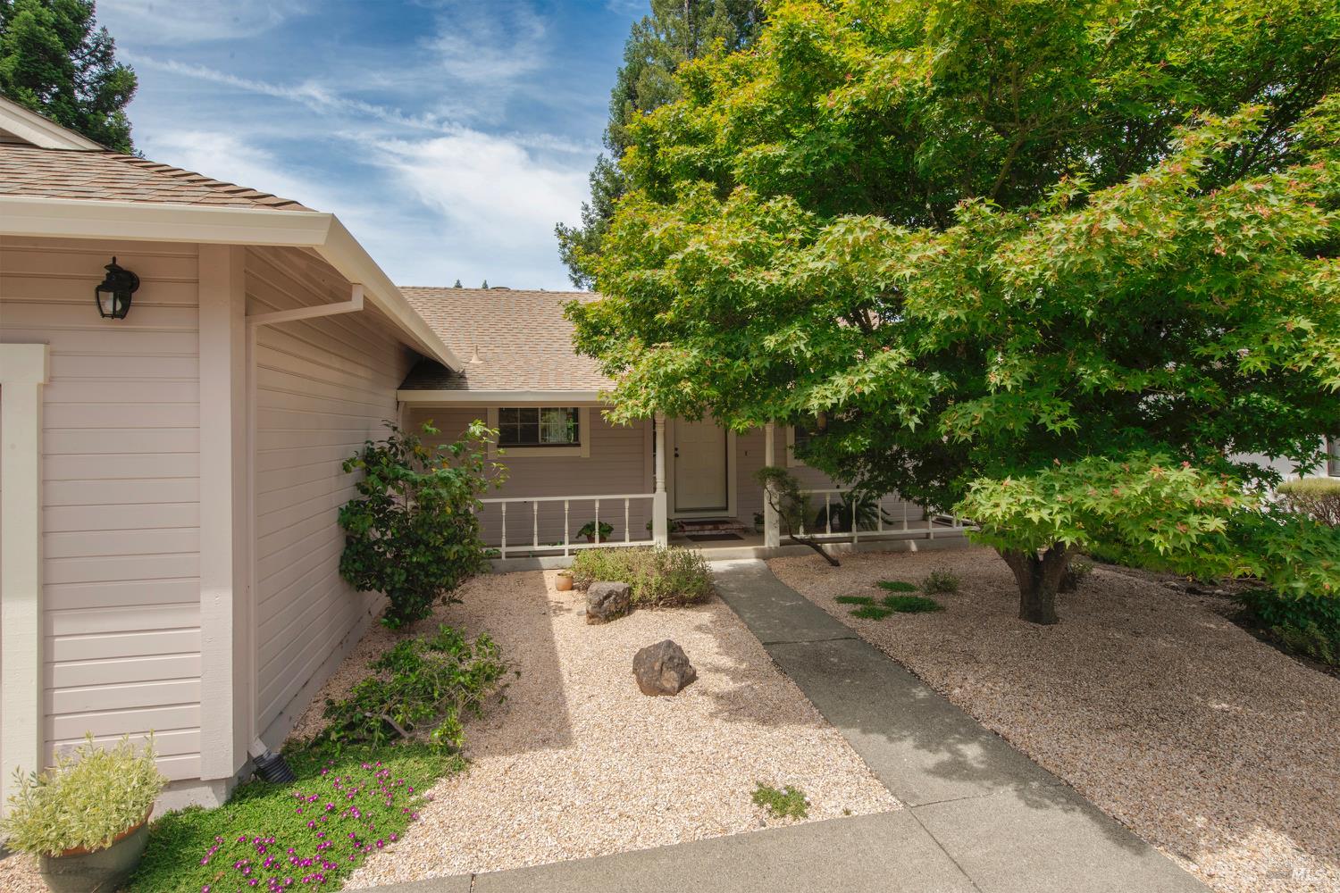 Detail Gallery Image 3 of 37 For 18498 Happy Ln, Sonoma,  CA 95476 - 2 Beds | 2 Baths