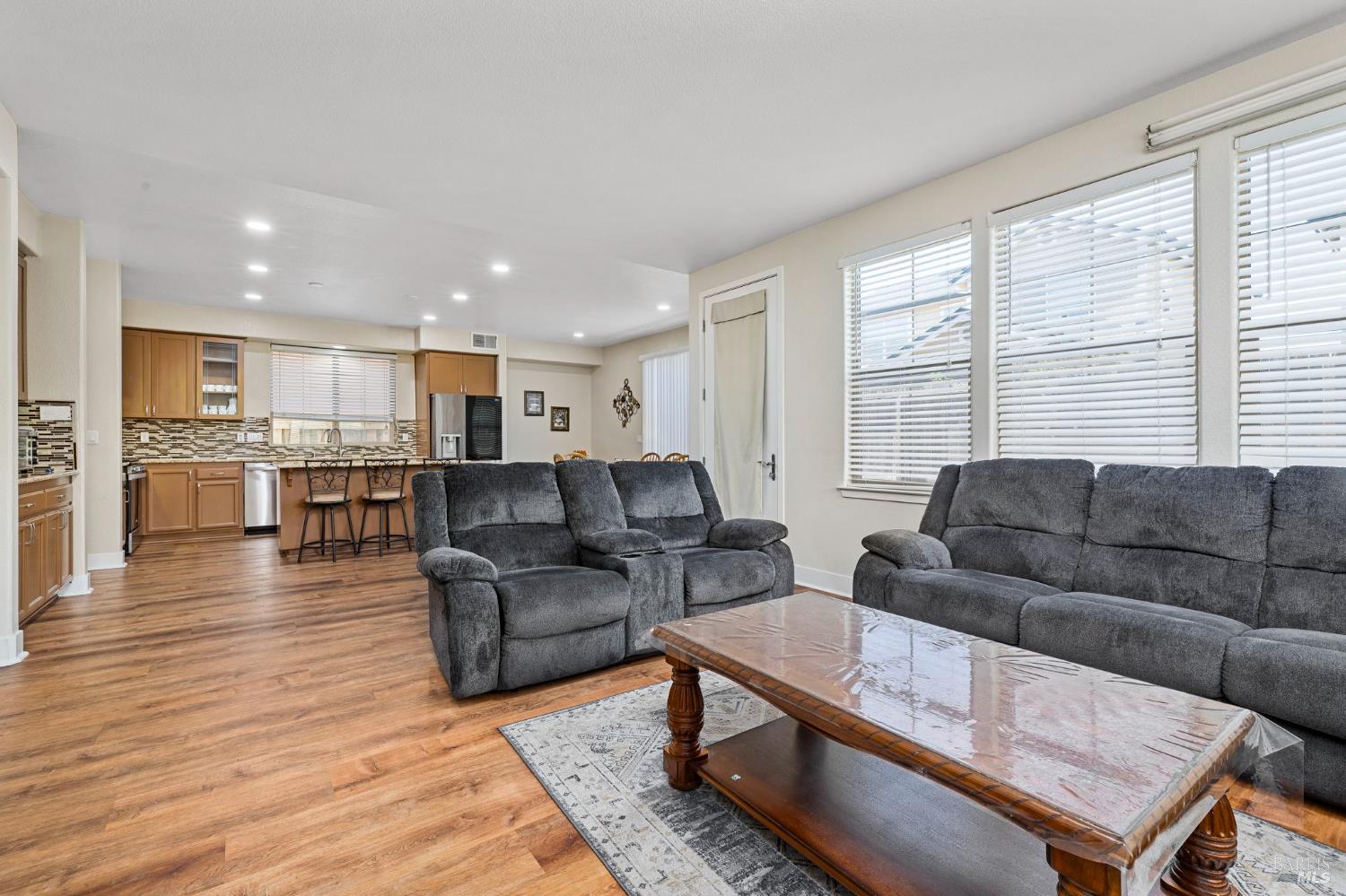 Detail Gallery Image 16 of 53 For 1461 Trombetta St, Santa Rosa,  CA 95407 - – Beds | – Baths