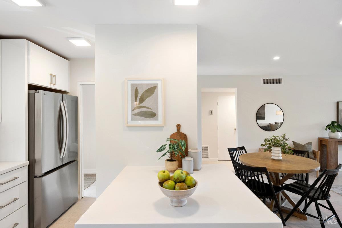 Detail Gallery Image 10 of 26 For 10 Andrew Dr #61,  Tiburon,  CA 94920 - 2 Beds | 1 Baths