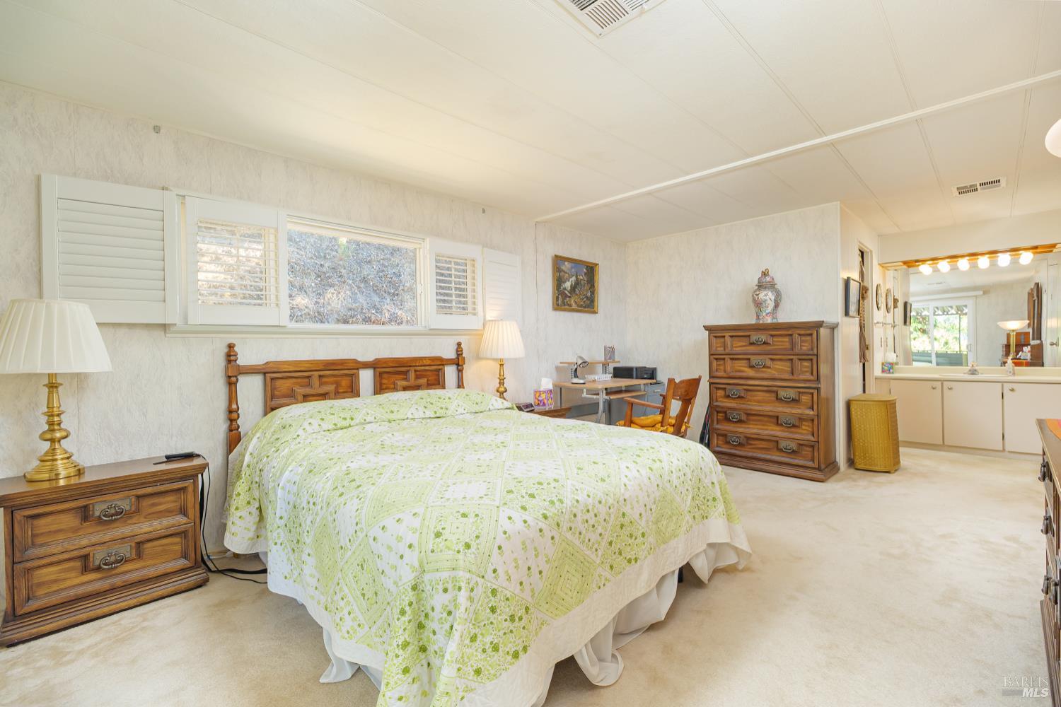 Detail Gallery Image 9 of 17 For 16 Marin Valley Dr, Novato,  CA 94949 - 2 Beds | 2 Baths