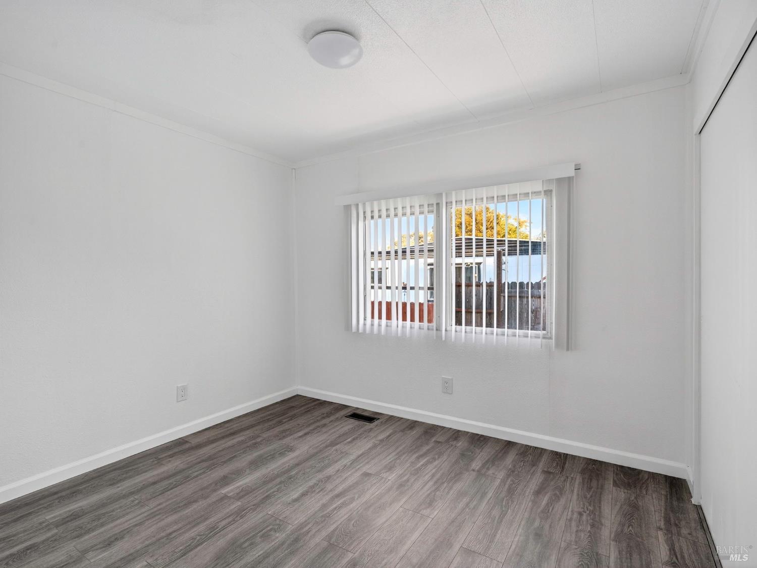 Detail Gallery Image 11 of 44 For 375 E Highway 20 Hwy 50, Upper Lake,  CA 95485 - 2 Beds | 2 Baths