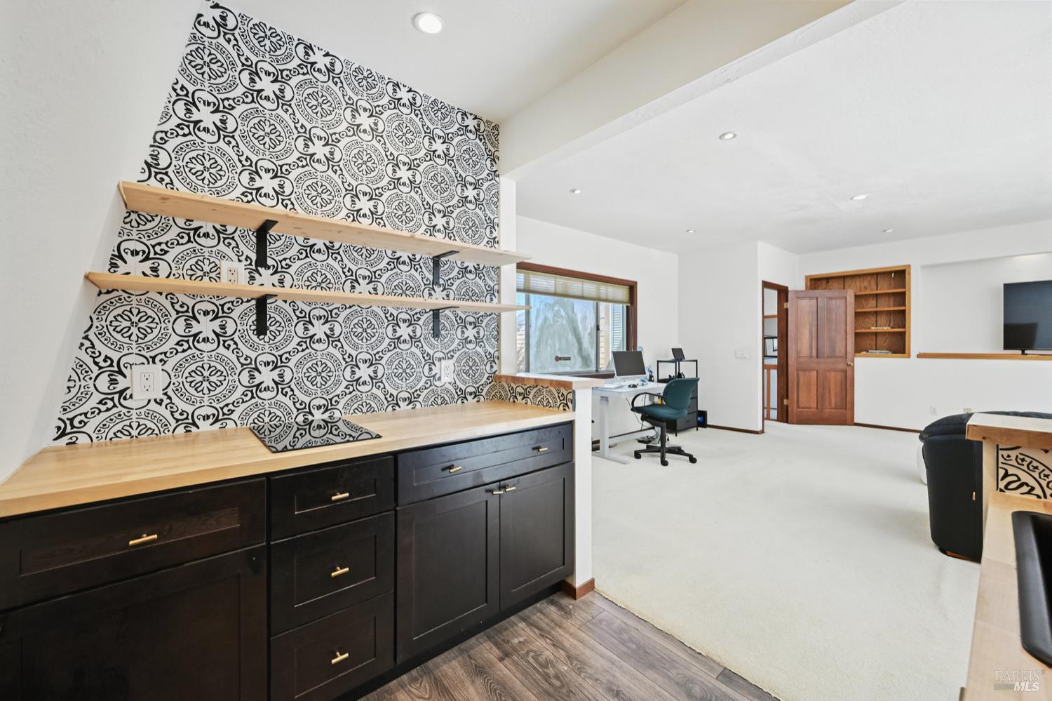 Detail Gallery Image 35 of 49 For 111 Glenside Way, San Rafael,  CA 94903 - 5 Beds | 4/1 Baths