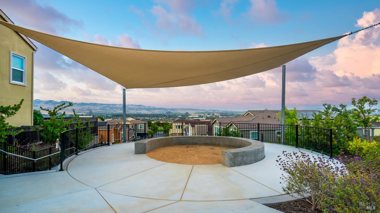 Detail Gallery Image 38 of 50 For 3 Lapis Ct, Petaluma,  CA 94952 - 3 Beds | 2/1 Baths