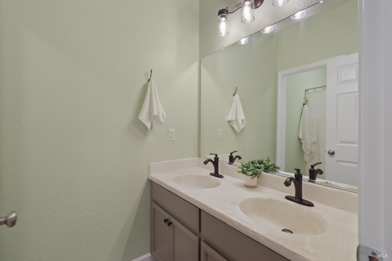 Detail Gallery Image 45 of 58 For 1105 Bello Dr, Dixon,  CA 95620 - 4 Beds | 2/1 Baths