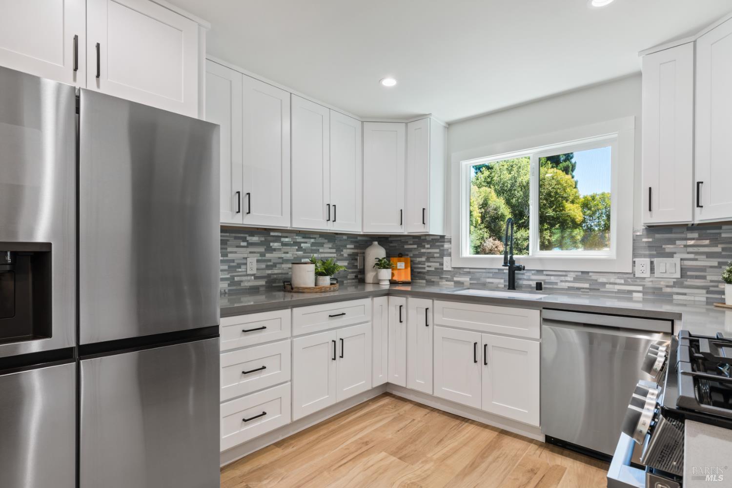 Detail Gallery Image 12 of 33 For 1565 Baywood Ln, Napa,  CA 94558 - 2 Beds | 1 Baths