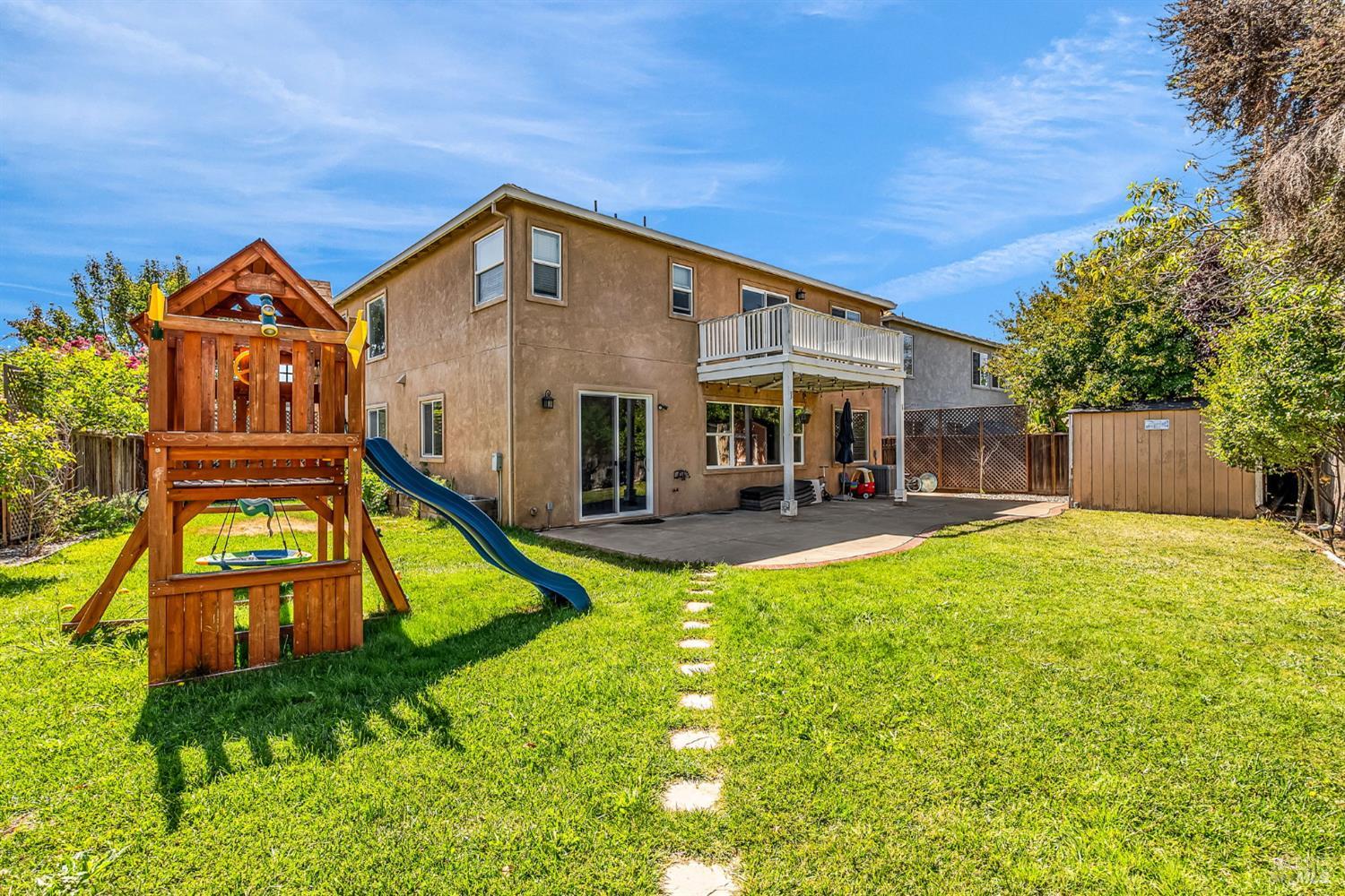 Detail Gallery Image 40 of 43 For 1946 Leaning Oak Ct, Fairfield,  CA 94534 - 5 Beds | 3 Baths