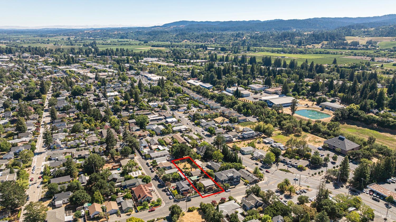 Detail Gallery Image 32 of 32 For 114 Powell Ave, Healdsburg,  CA 95448 - 5 Beds | 2 Baths