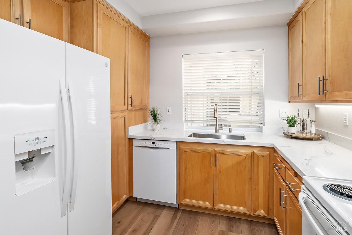 Detail Gallery Image 17 of 26 For 852 Diablo Ave #102,  Novato,  CA 94947 - 2 Beds | 2 Baths