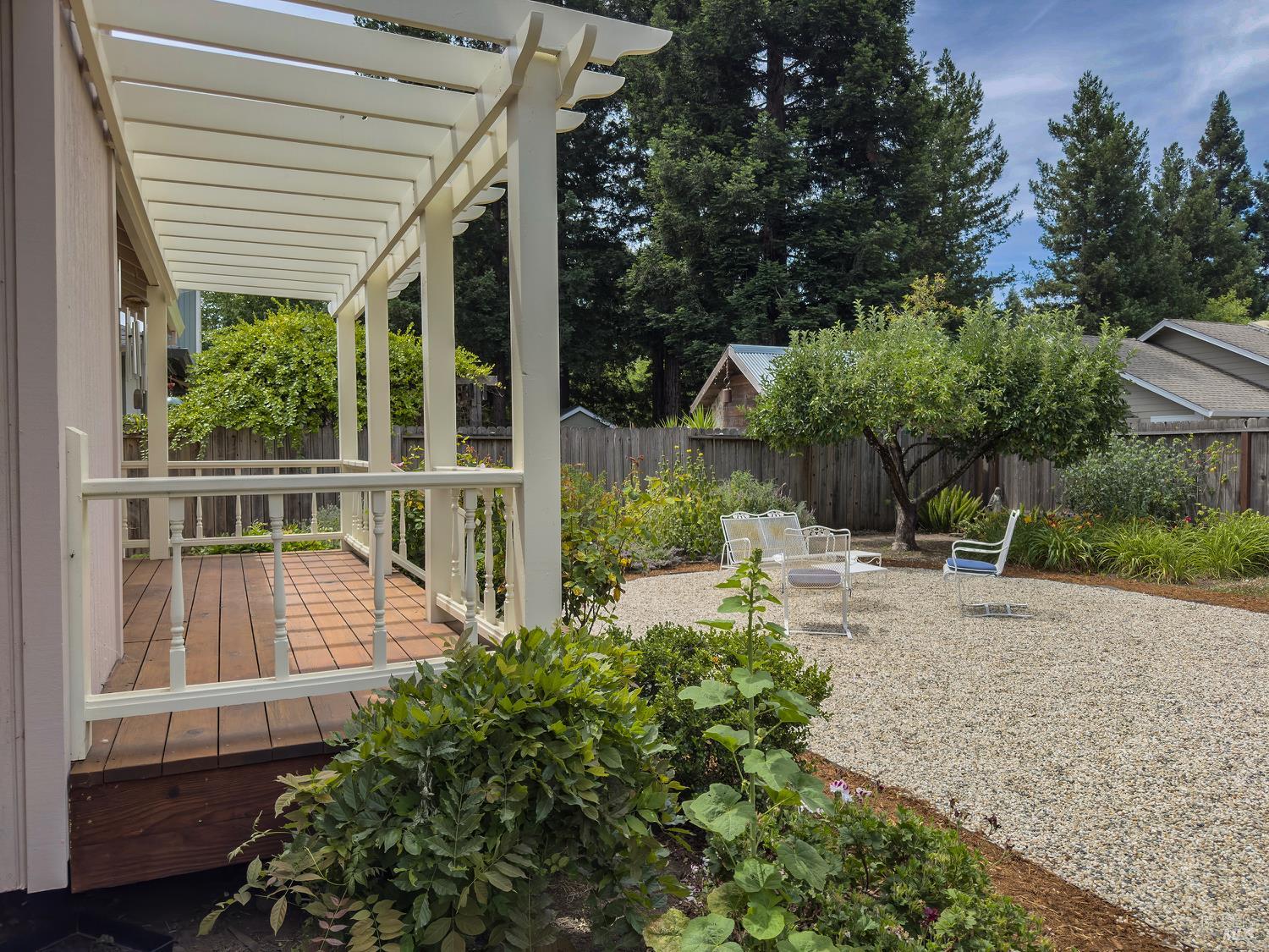 Detail Gallery Image 29 of 37 For 18498 Happy Ln, Sonoma,  CA 95476 - 2 Beds | 2 Baths