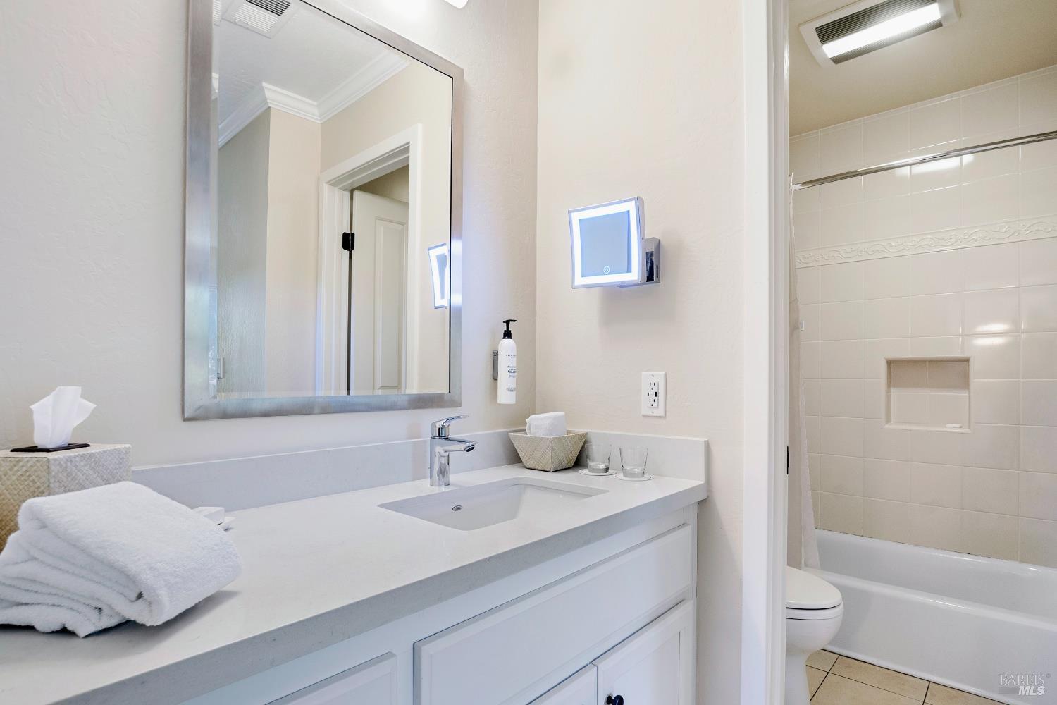 Detail Gallery Image 30 of 47 For 833 Augusta Cir, Napa,  CA 94558 - 2 Beds | 2 Baths
