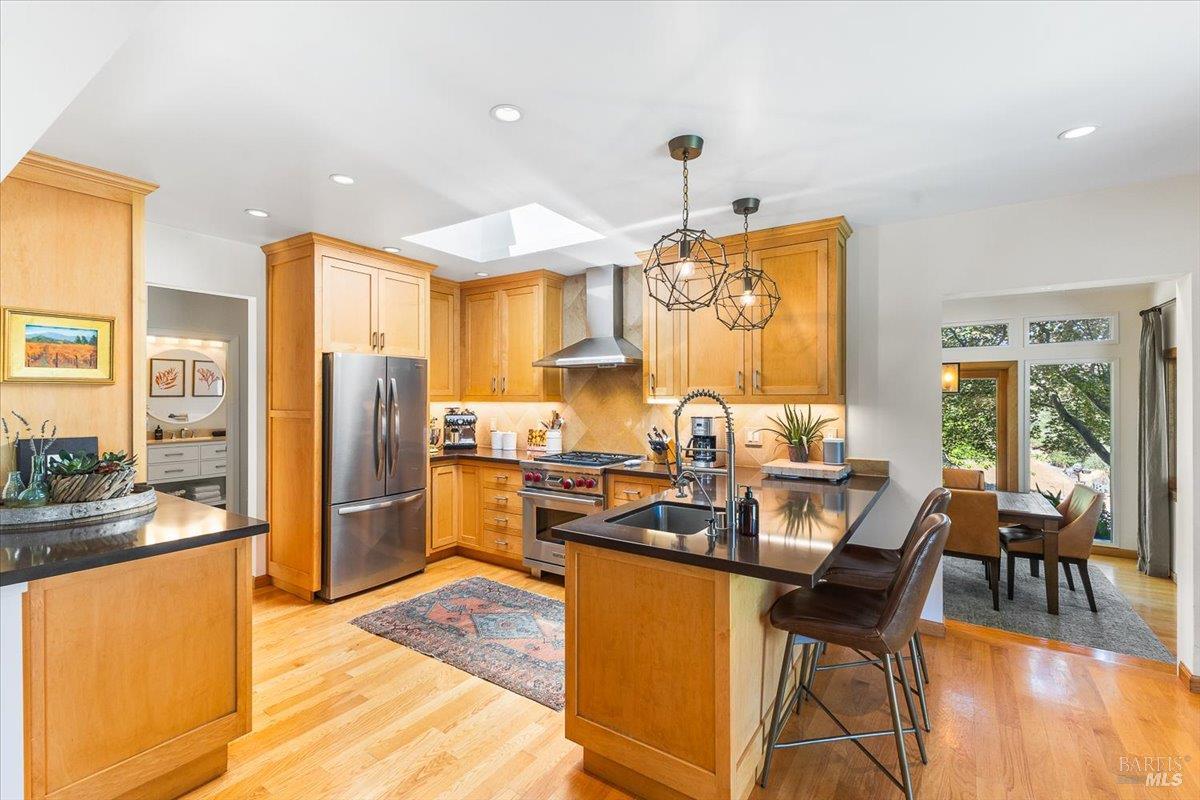 Detail Gallery Image 13 of 42 For 1208 Chiquita Rd, Healdsburg,  CA 95448 - 3 Beds | 3 Baths