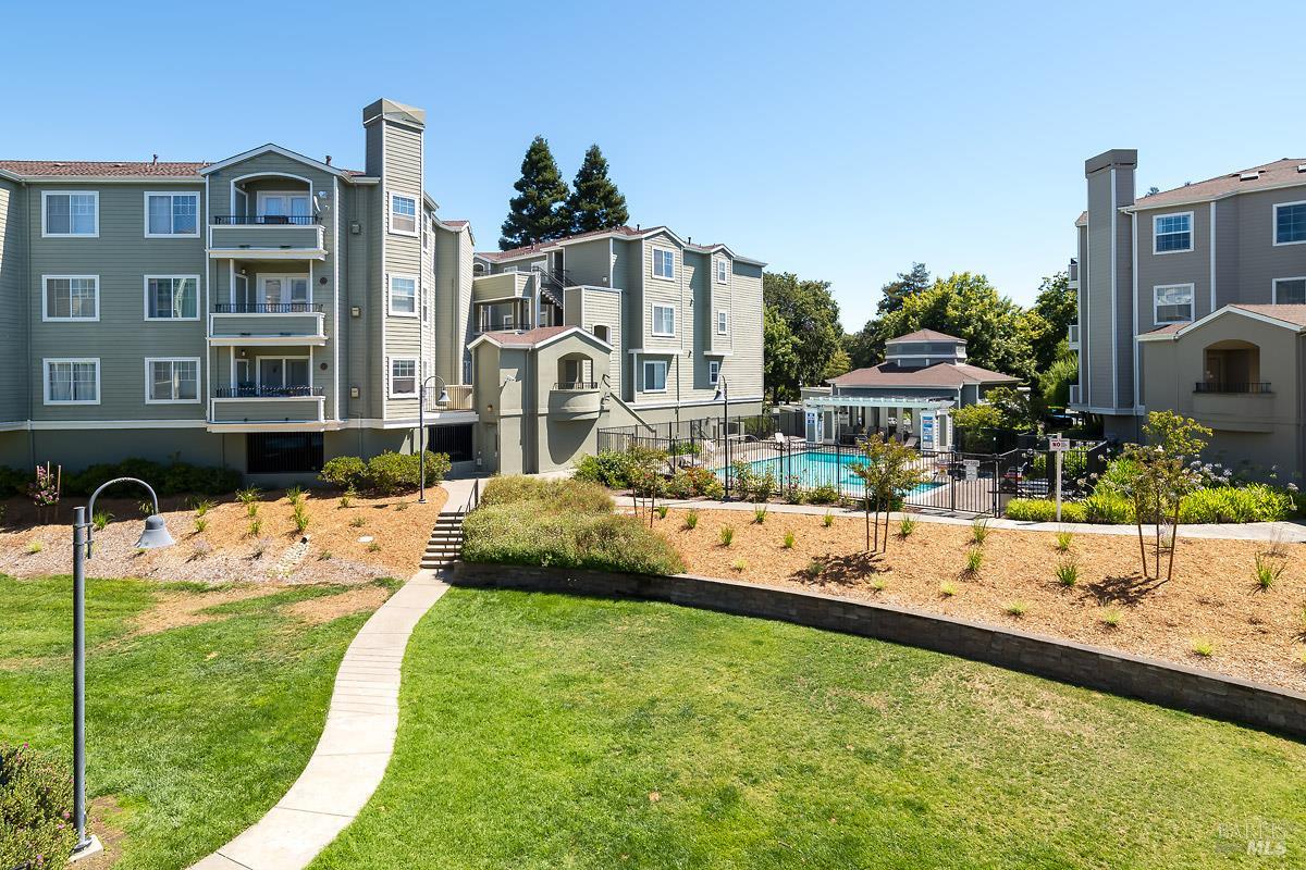 Detail Gallery Image 26 of 26 For 852 Diablo Ave #102,  Novato,  CA 94947 - 2 Beds | 2 Baths