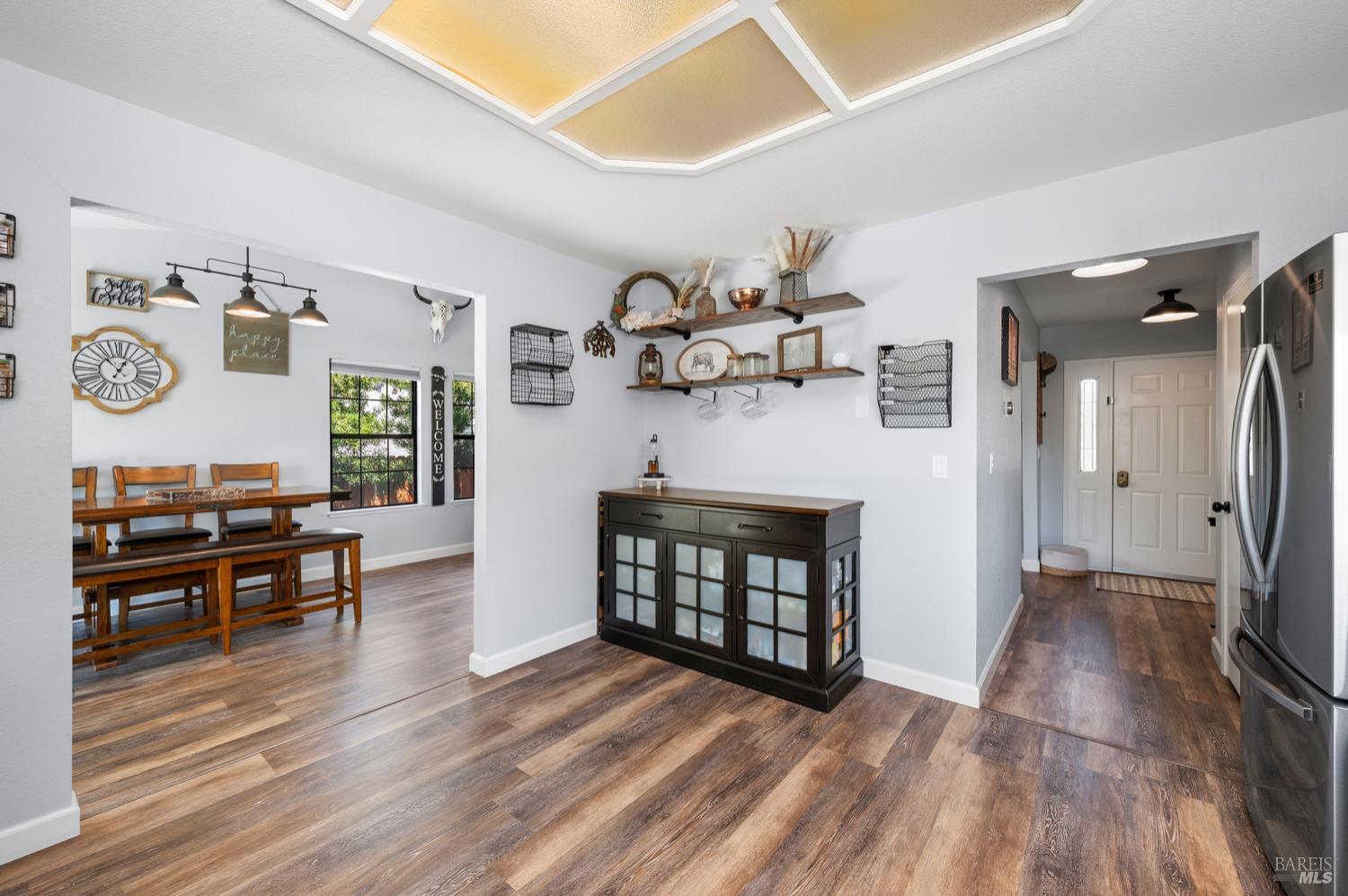 Detail Gallery Image 22 of 49 For 406 Stonecastle Way, Vacaville,  CA 95687 - 4 Beds | 2/1 Baths