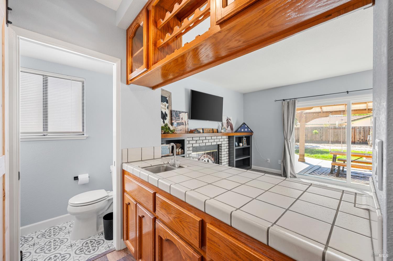 Detail Gallery Image 28 of 49 For 406 Stonecastle Way, Vacaville,  CA 95687 - 4 Beds | 2/1 Baths