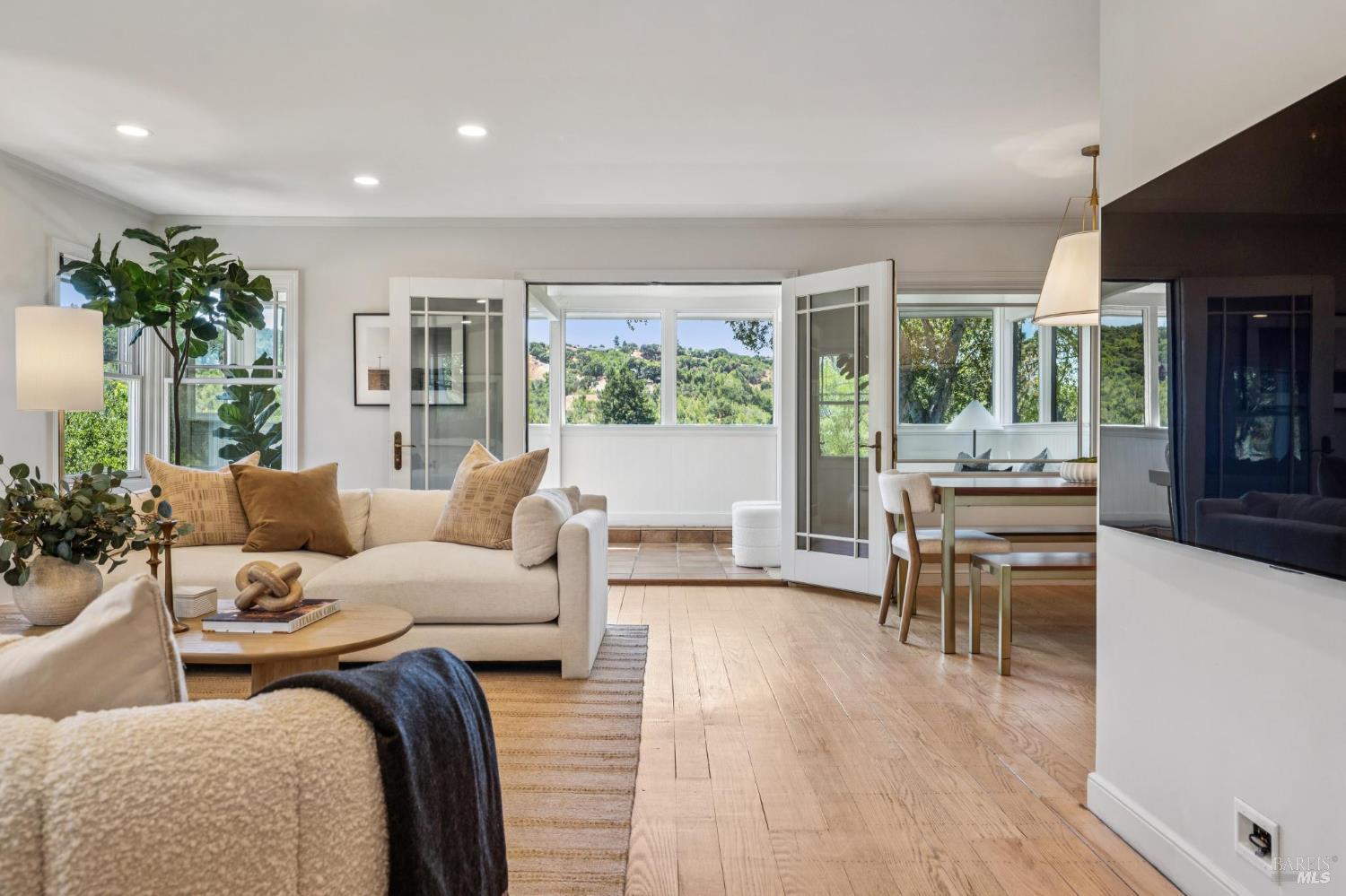 Detail Gallery Image 25 of 76 For 31 Irving Dr, San Anselmo,  CA 94960 - 4 Beds | 2 Baths