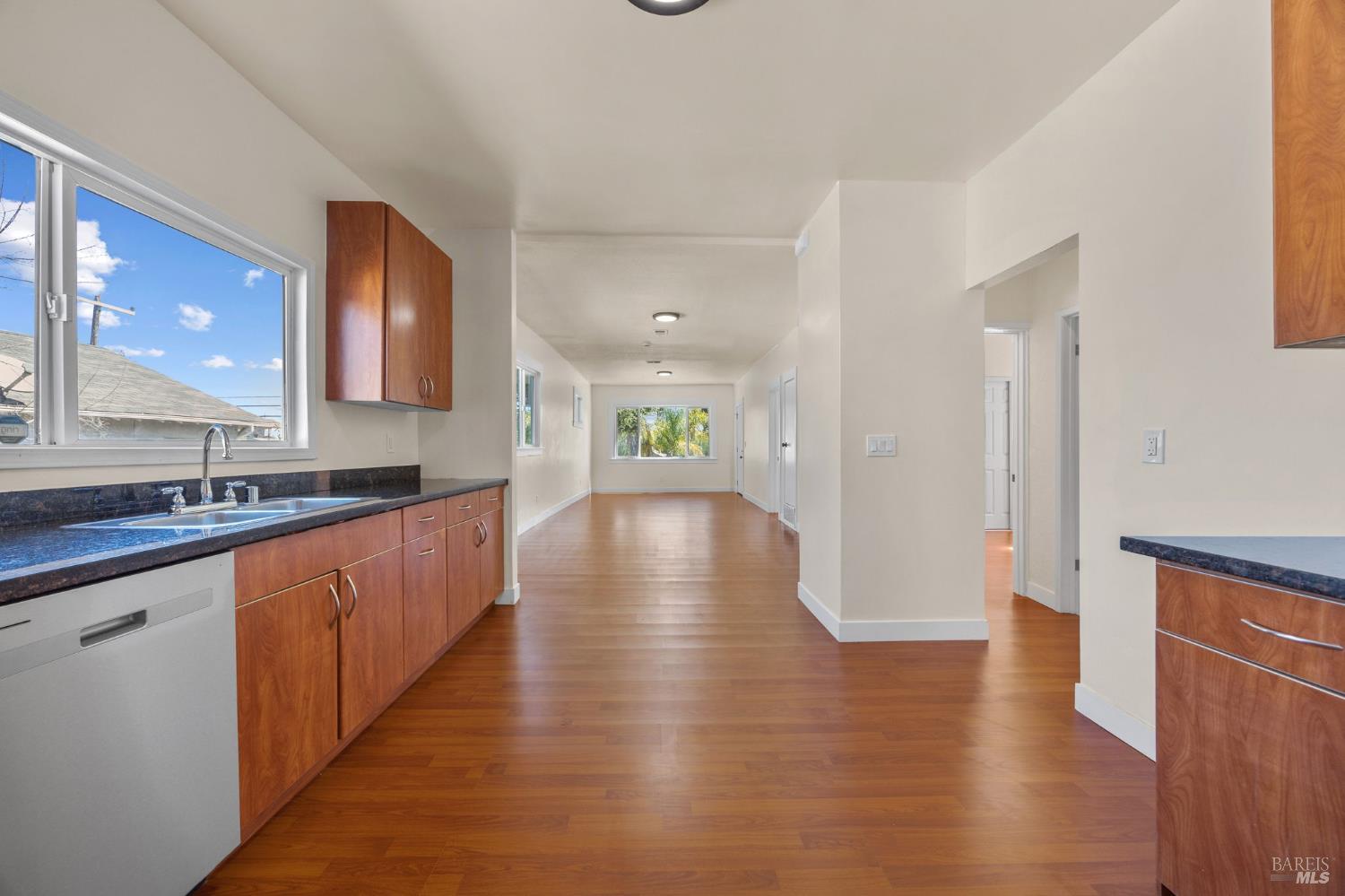 Detail Gallery Image 12 of 32 For 657 Porter St, Vallejo,  CA 94590 - 3 Beds | 2 Baths