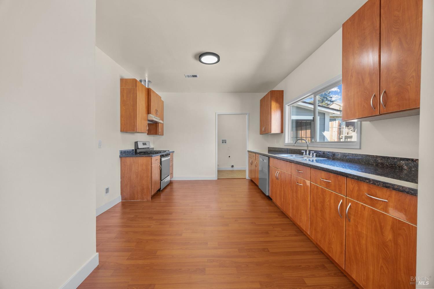 Detail Gallery Image 10 of 32 For 657 Porter St, Vallejo,  CA 94590 - 3 Beds | 2 Baths