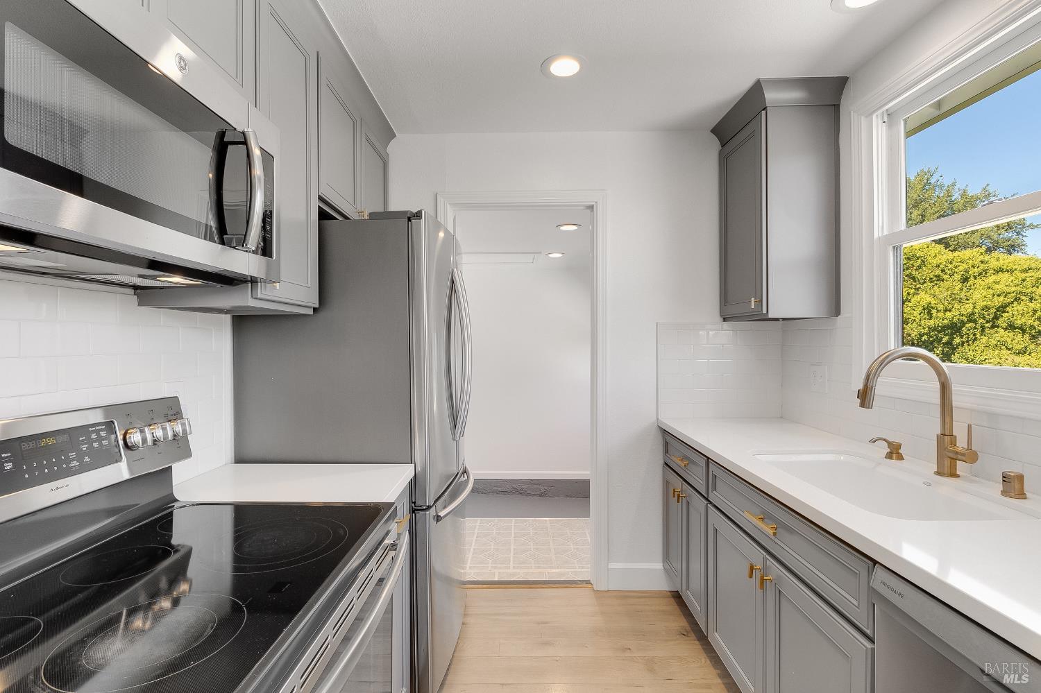 Detail Gallery Image 38 of 62 For 26 Corte Del Sol Unkn, Benicia,  CA 94510 - 3 Beds | 1 Baths