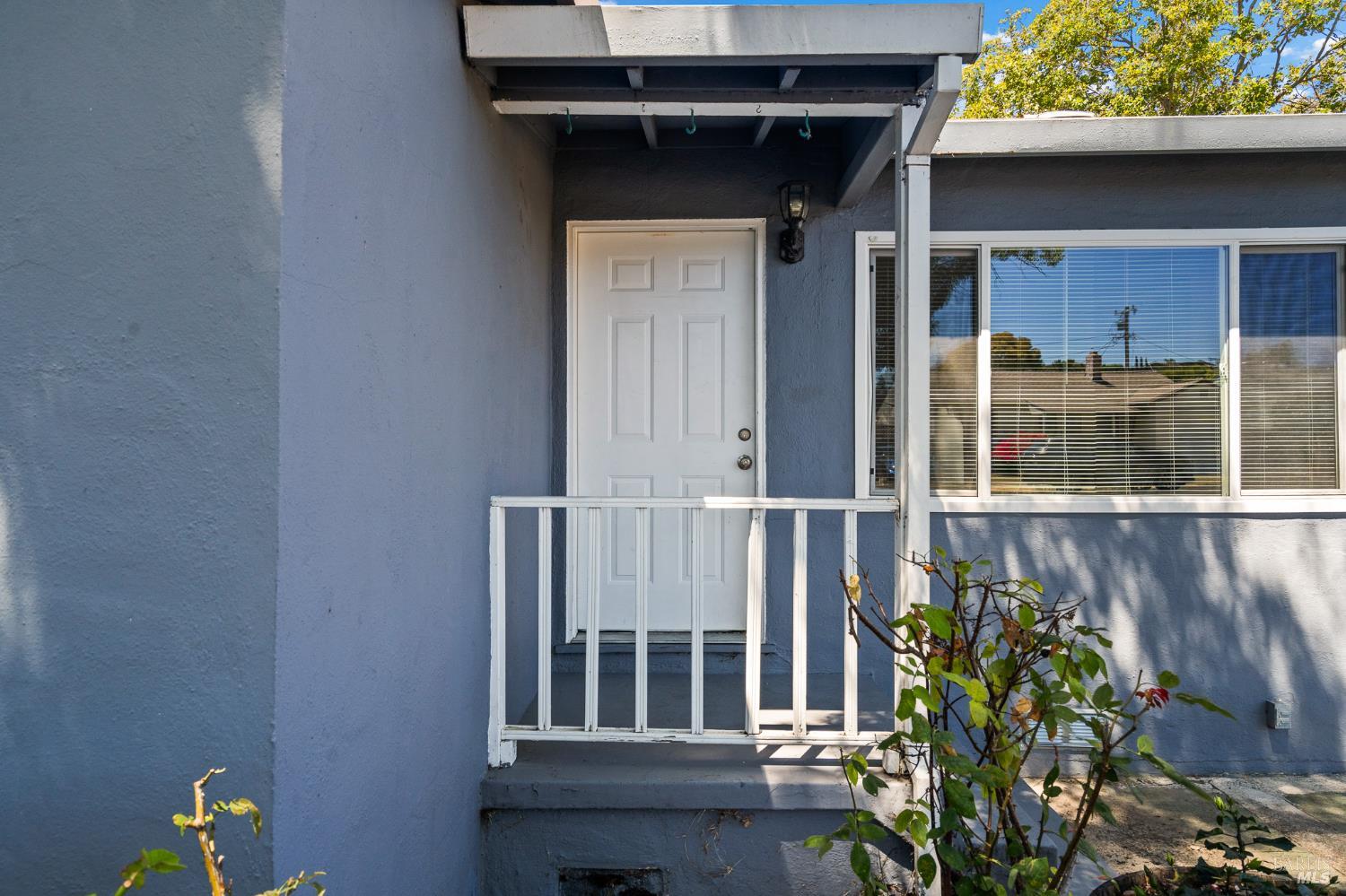 Detail Gallery Image 3 of 32 For 229 Hermosa Ave, Vallejo,  CA 94589 - 3 Beds | 1 Baths