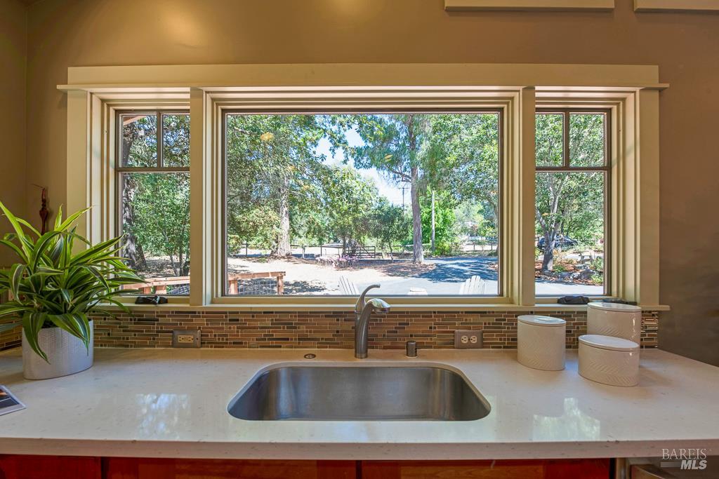Detail Gallery Image 19 of 83 For 5961 Anderson Rd, Forestville,  CA 95436 - 3 Beds | 3 Baths