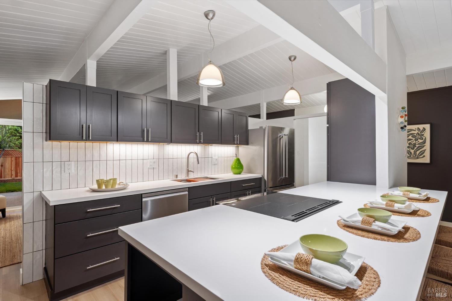 Detail Gallery Image 30 of 37 For 819 Greenberry Ln, San Rafael,  CA 94903 - 4 Beds | 2 Baths