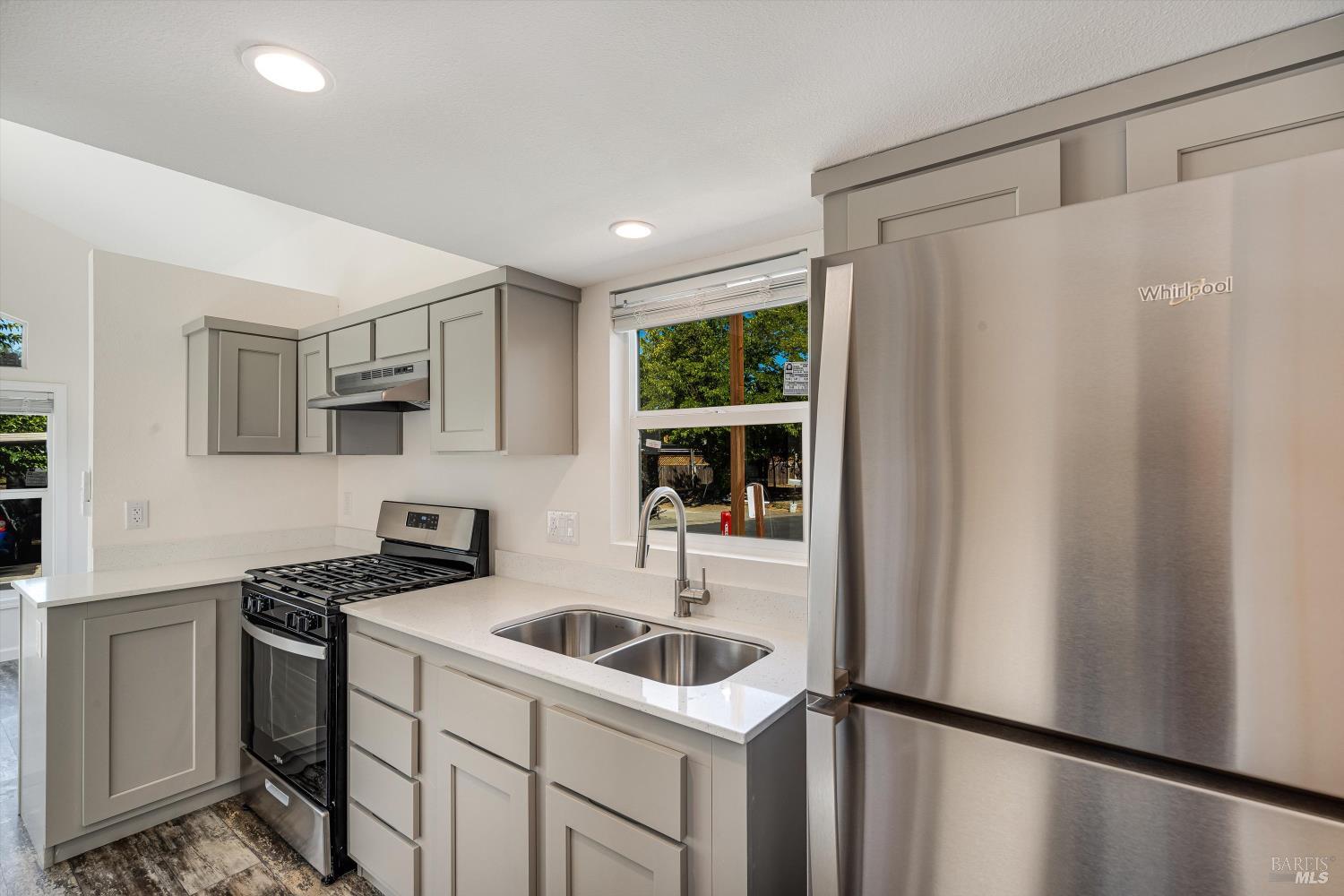 Detail Gallery Image 15 of 32 For 101 Colgan Ave 2, Santa Rosa,  CA 95404 - 1 Beds | 1 Baths