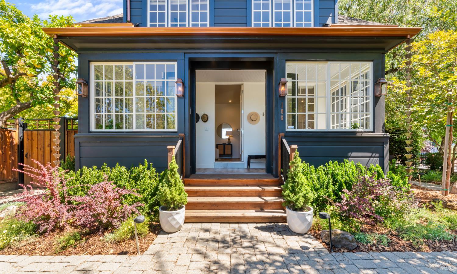 Detail Gallery Image 3 of 77 For 108 Randolph St, Napa,  CA 94559 - 3 Beds | 3 Baths