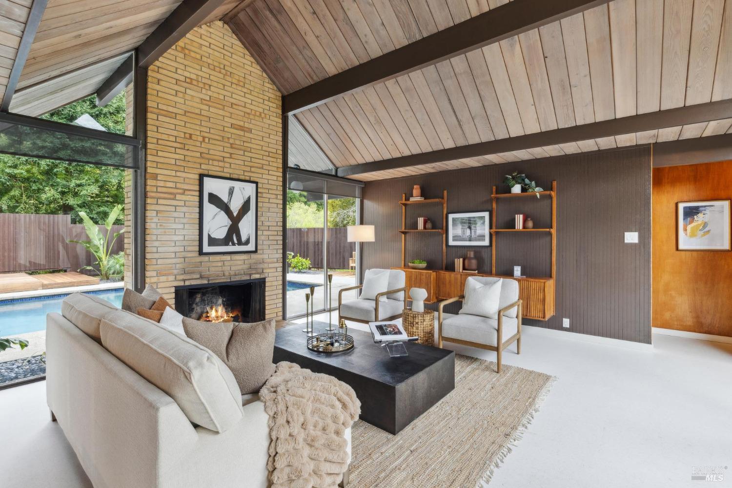 Detail Gallery Image 16 of 55 For 87 Mount Rainier Dr, San Rafael,  CA 94903 - 5 Beds | 2 Baths