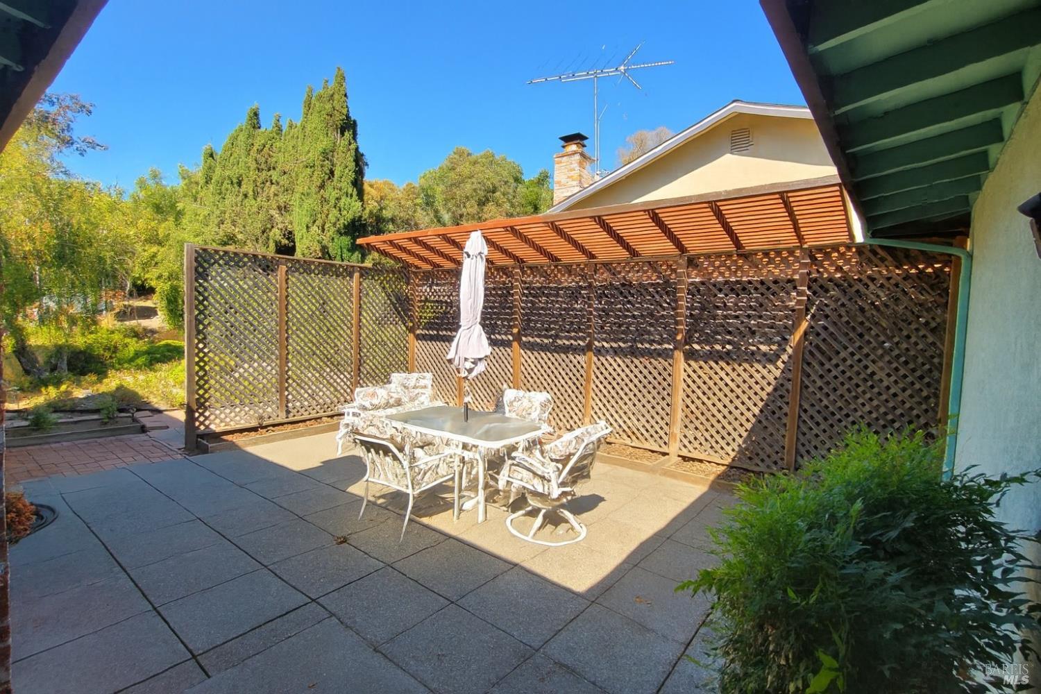 Detail Gallery Image 13 of 18 For 1012 Terra Verde Dr, Napa,  CA 94559 - 3 Beds | 2 Baths