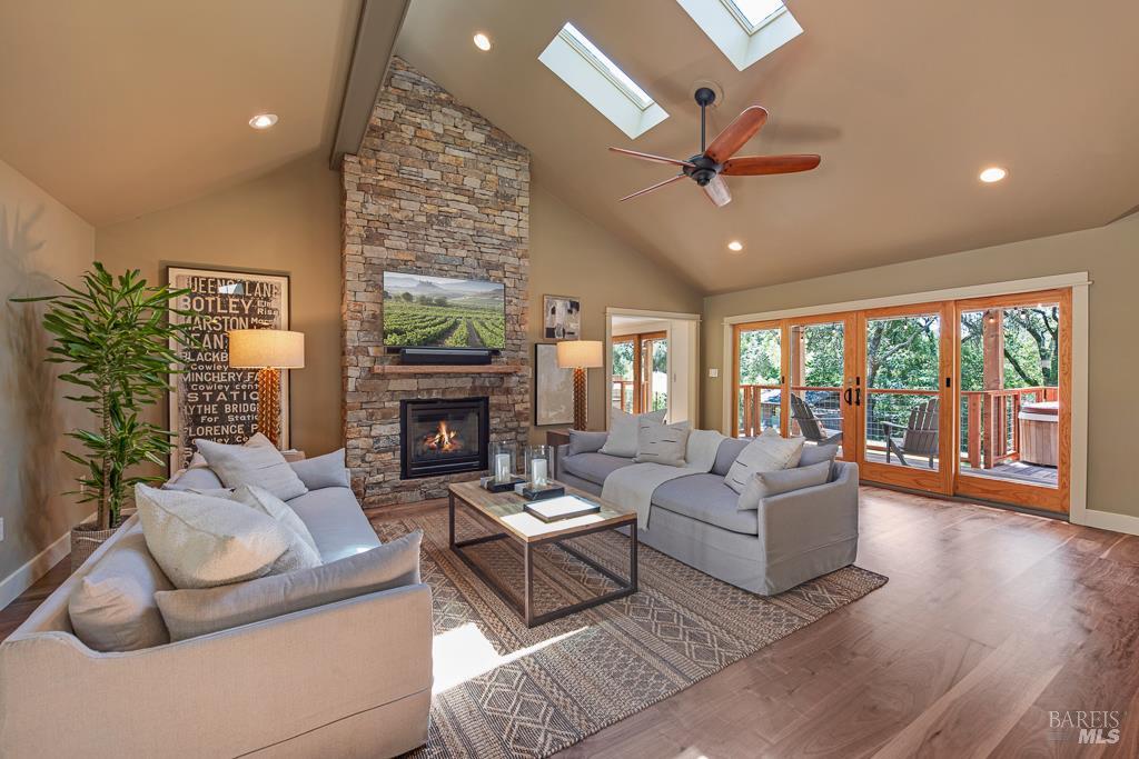 Detail Gallery Image 22 of 83 For 5961 Anderson Rd, Forestville,  CA 95436 - 3 Beds | 3 Baths
