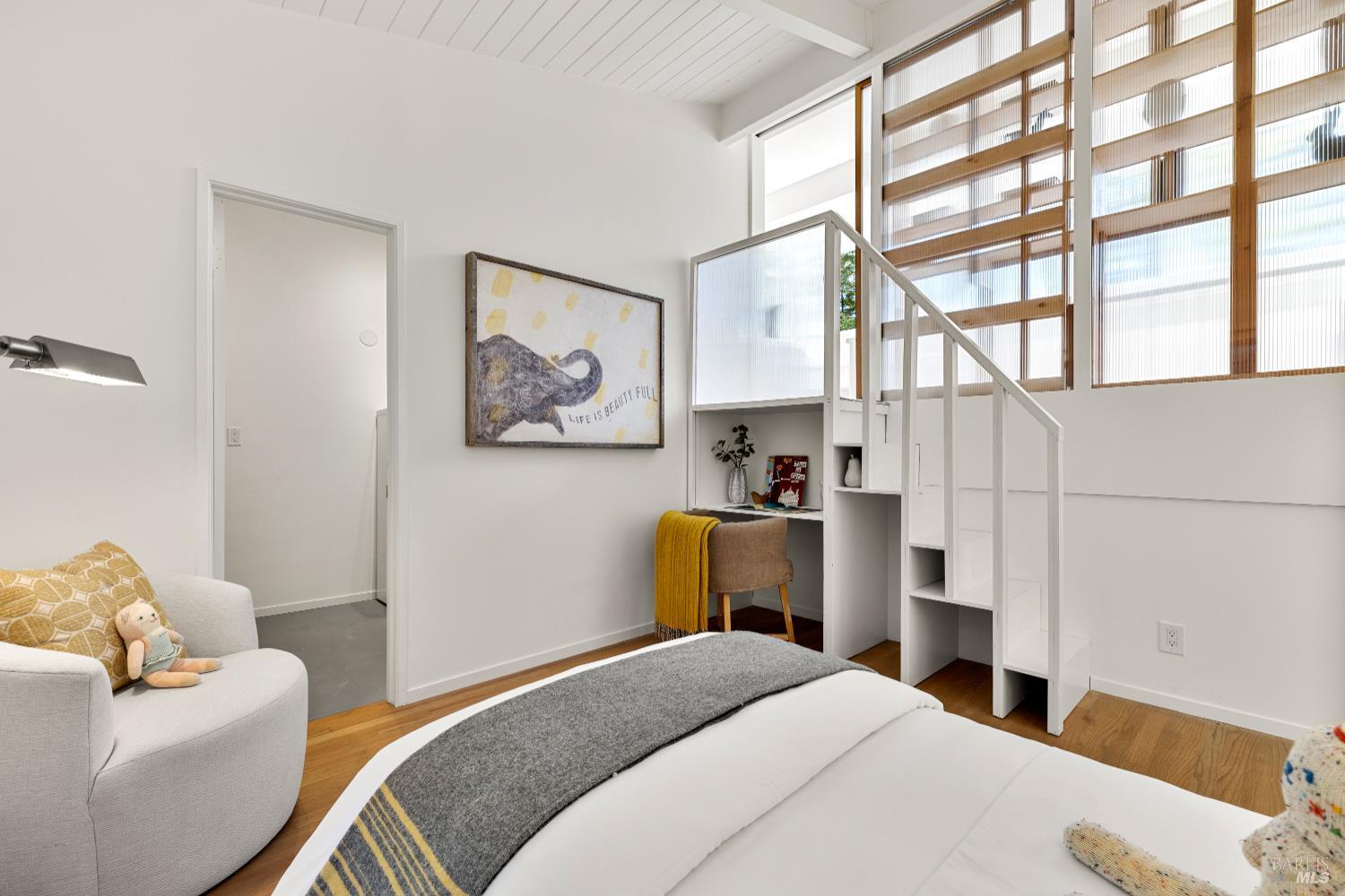 Detail Gallery Image 29 of 56 For 306 Edgewood Ave, Mill Valley,  CA 94941 - 4 Beds | 3 Baths