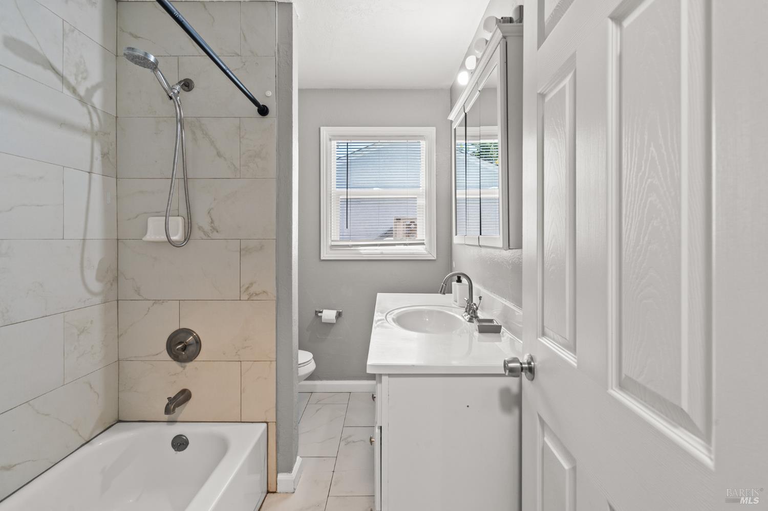 Detail Gallery Image 24 of 32 For 229 Hermosa Ave, Vallejo,  CA 94589 - 3 Beds | 1 Baths