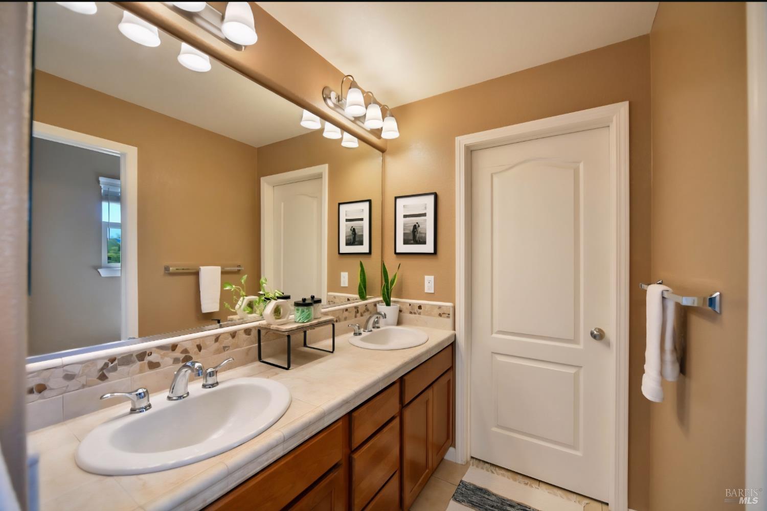 Detail Gallery Image 21 of 30 For 2353 George Ln, Santa Rosa,  CA 95403 - 3 Beds | 2/1 Baths