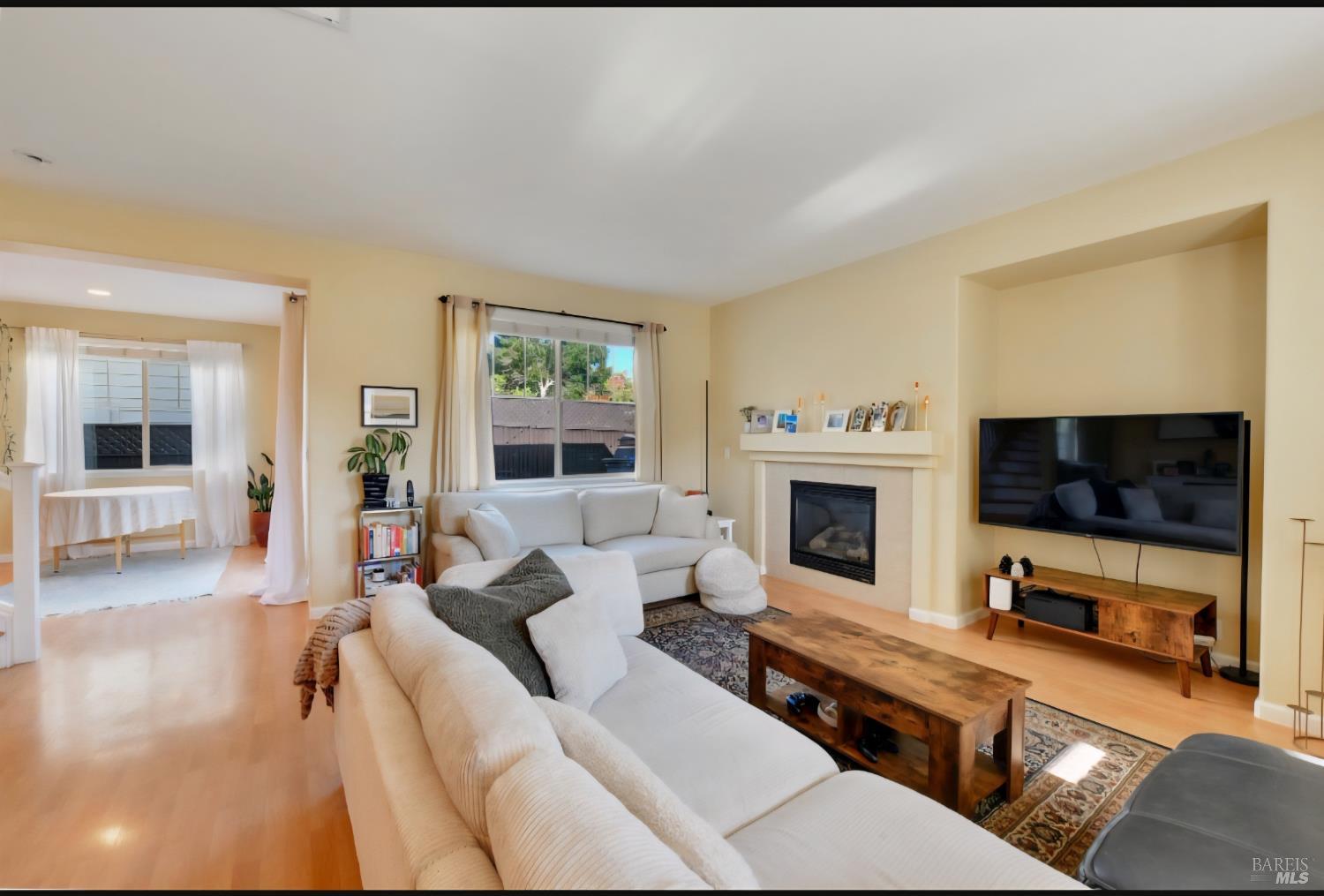Detail Gallery Image 10 of 30 For 2353 George Ln, Santa Rosa,  CA 95403 - 3 Beds | 2/1 Baths