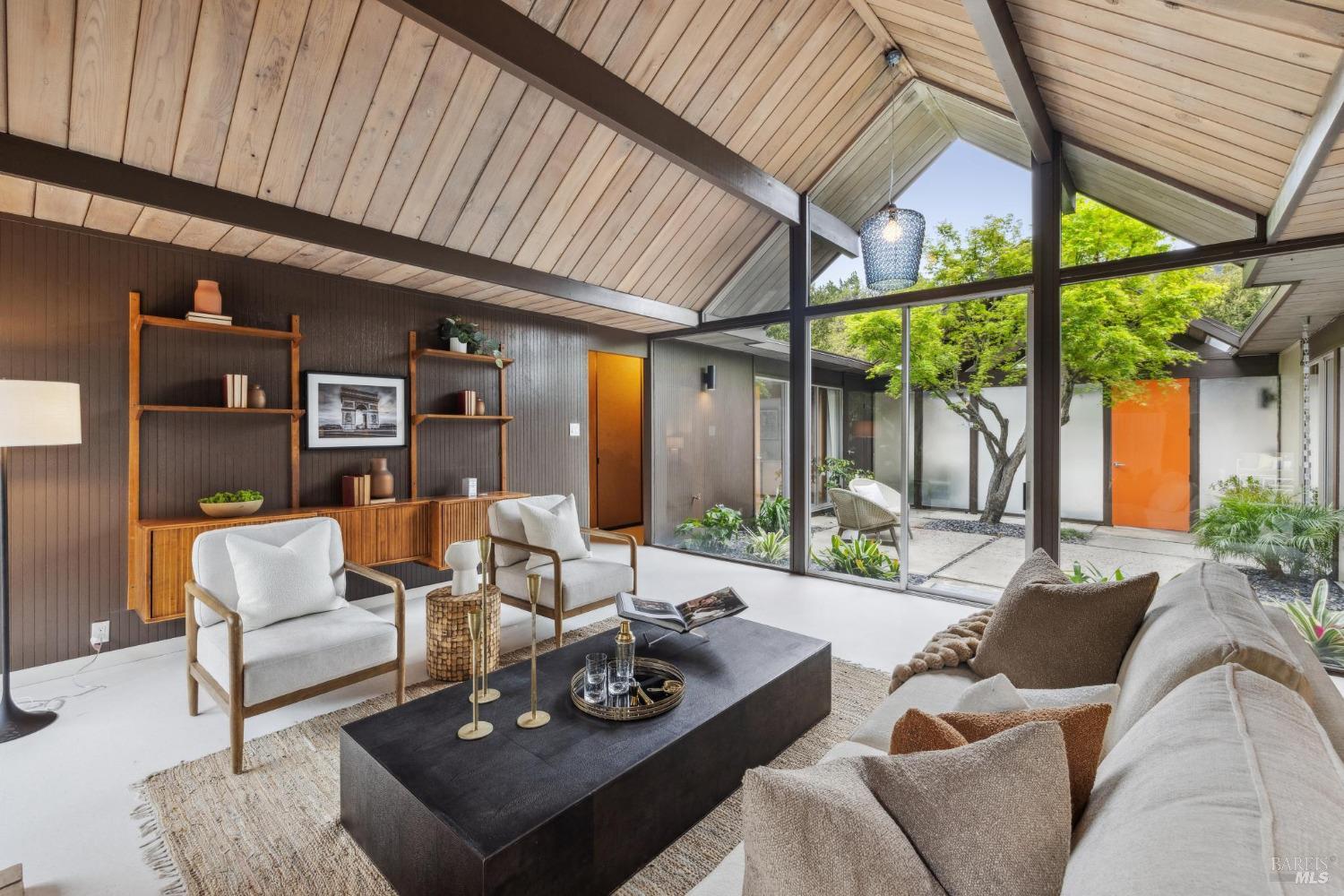 Detail Gallery Image 18 of 55 For 87 Mount Rainier Dr, San Rafael,  CA 94903 - 5 Beds | 2 Baths
